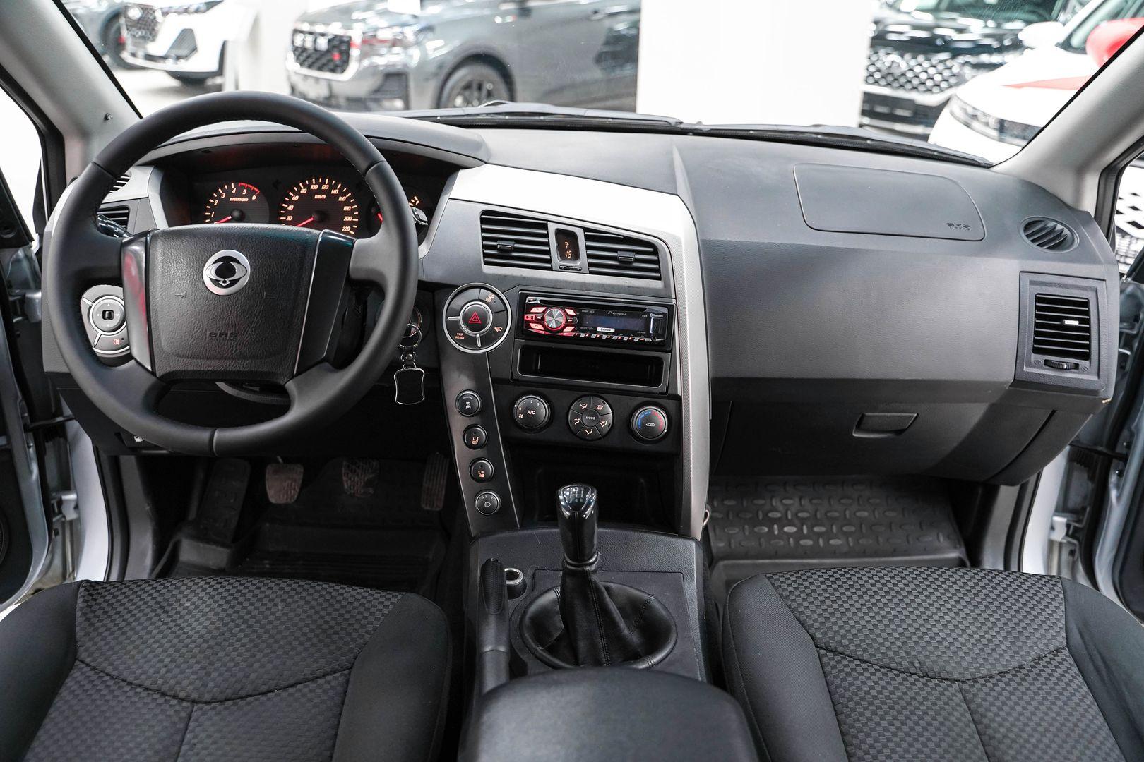 SsangYong Kyron 2010, серебряный, ДЦ Орехово