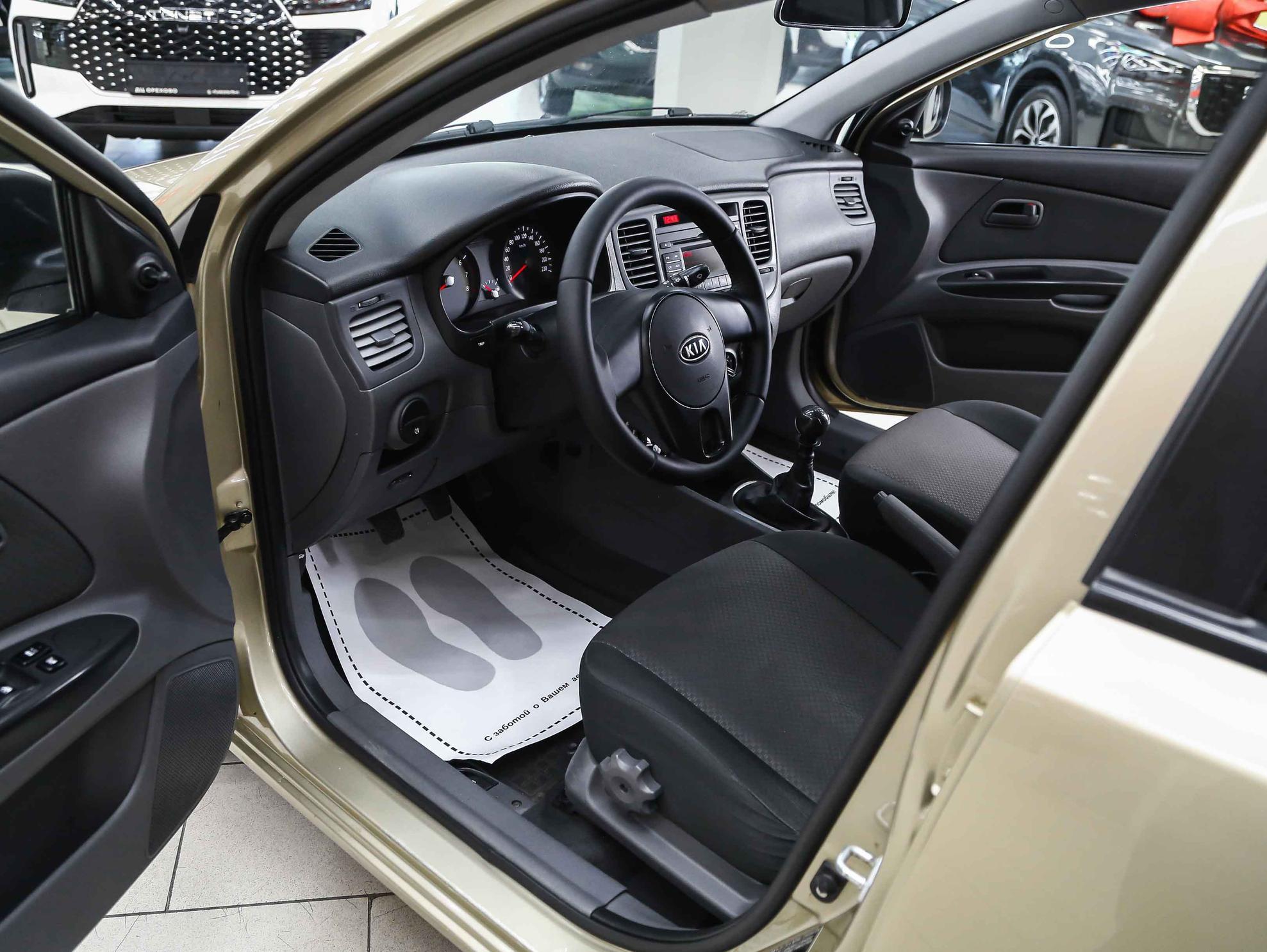 Kia Rio 2011, бежевый, ДЦ Орехово