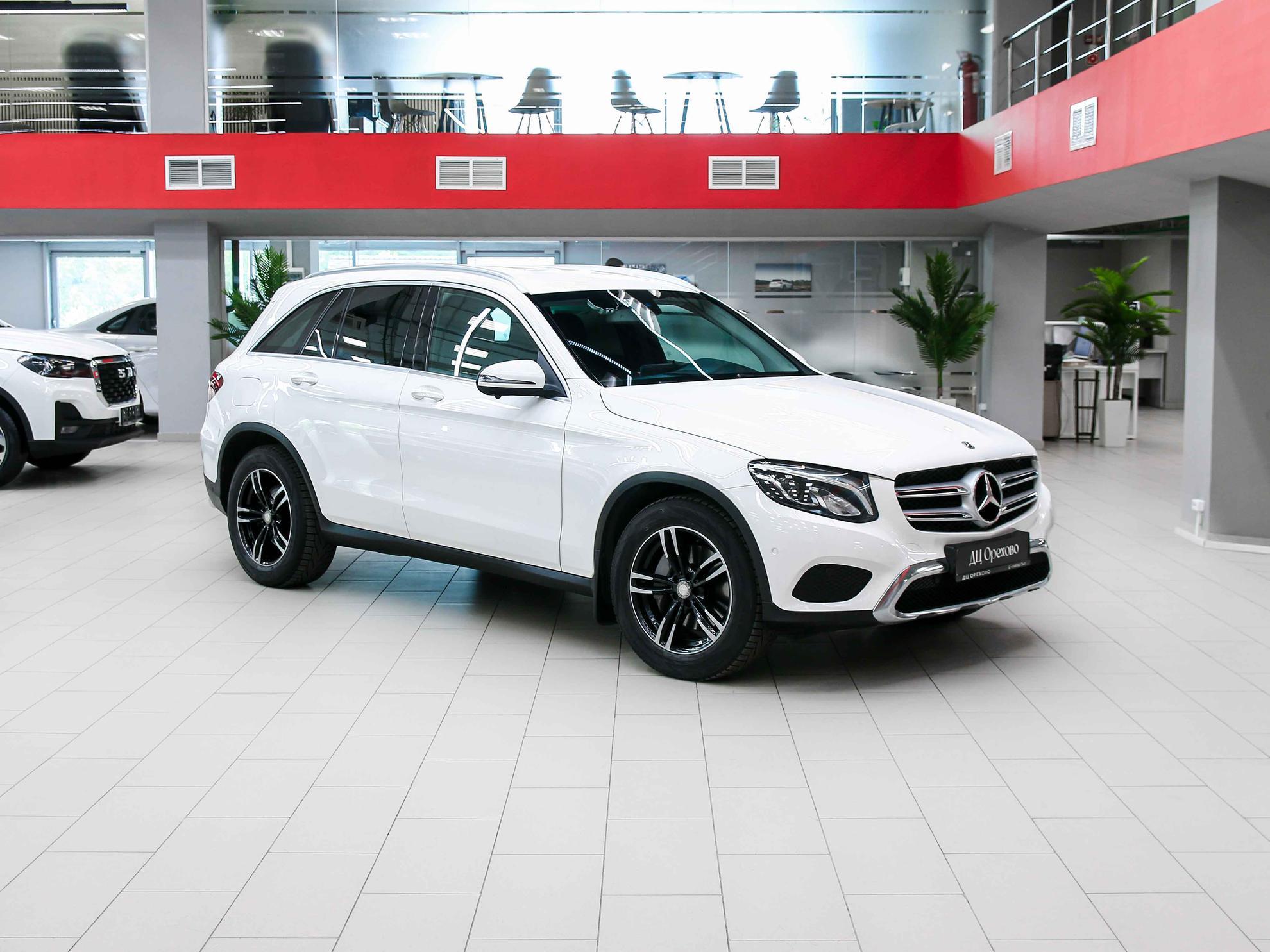 Mercedes-Benz GLC 2019, белый, ДЦ Орехово