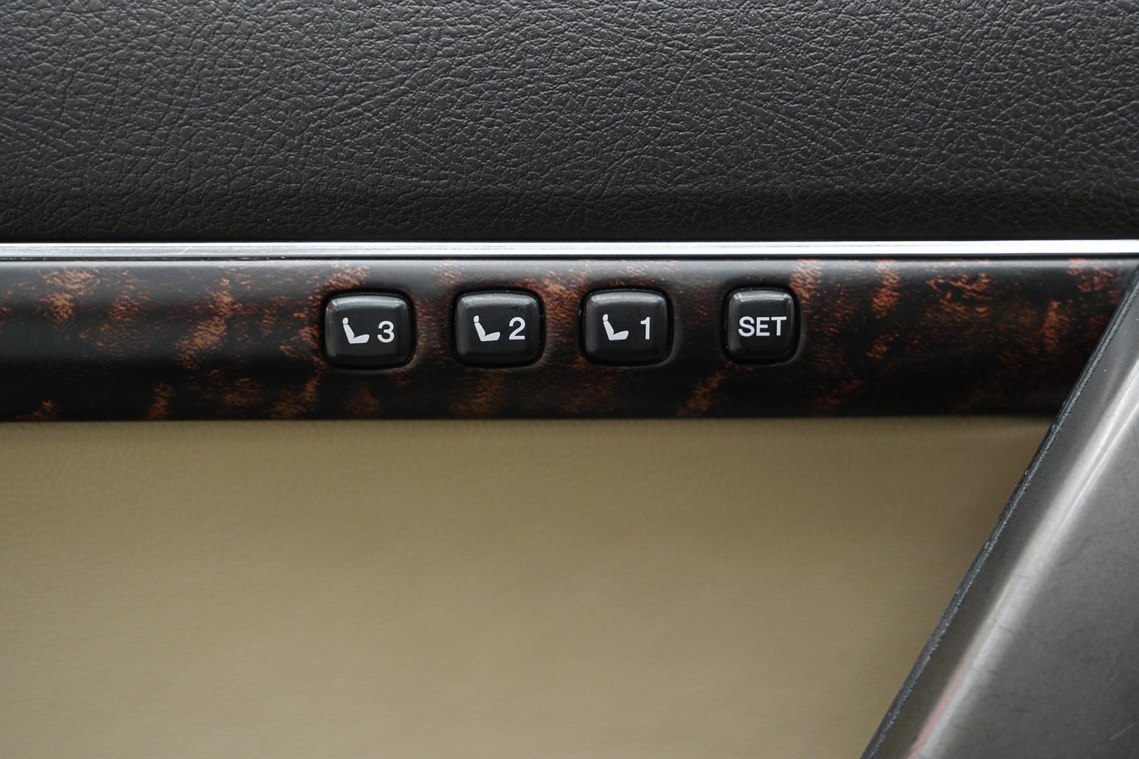 Toyota Land Cruiser 2011, черный, ДЦ Орехово