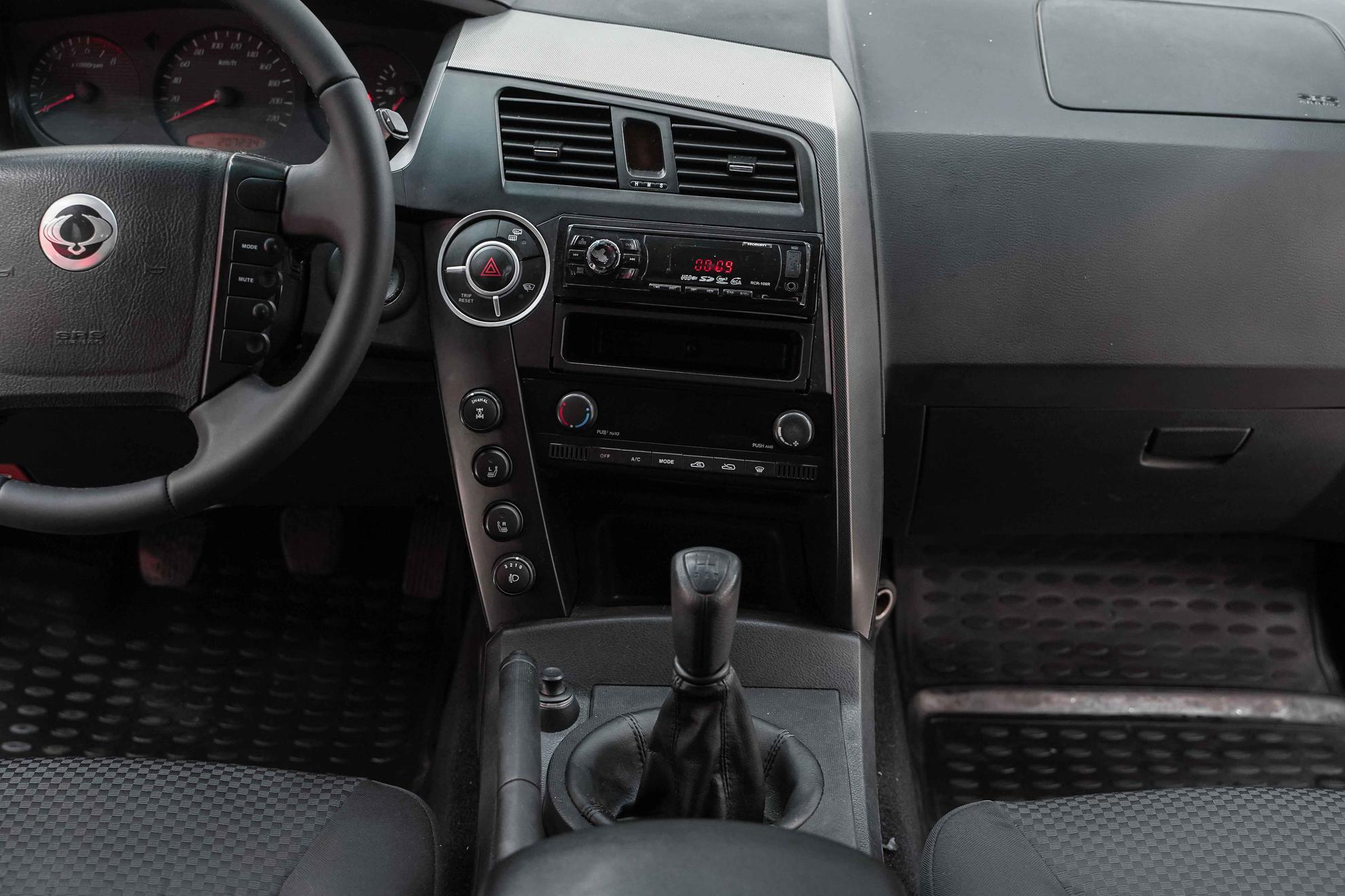 SsangYong Kyron 2012, черный, ДЦ Орехово