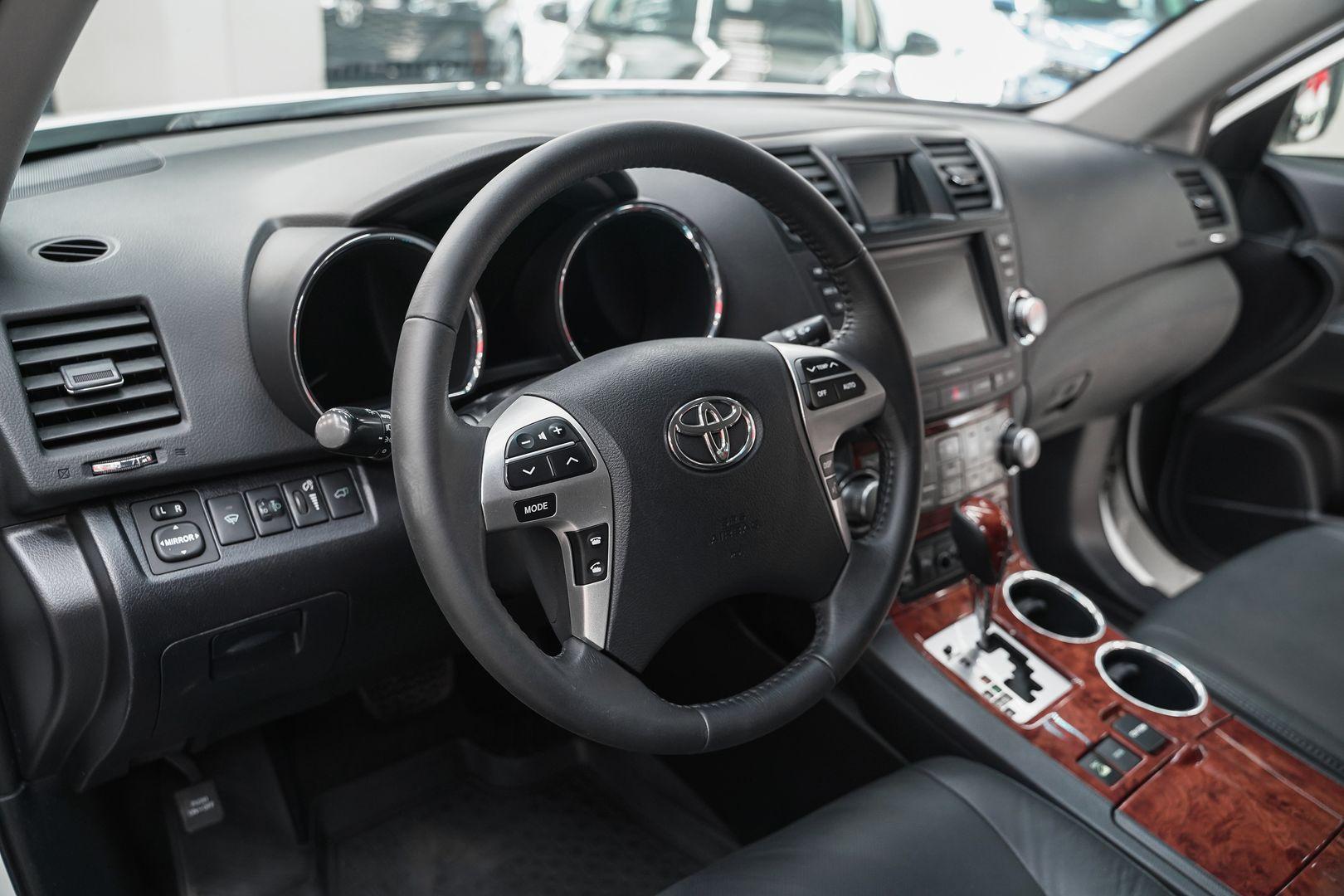 Toyota Highlander 2011, белый, ДЦ Орехово