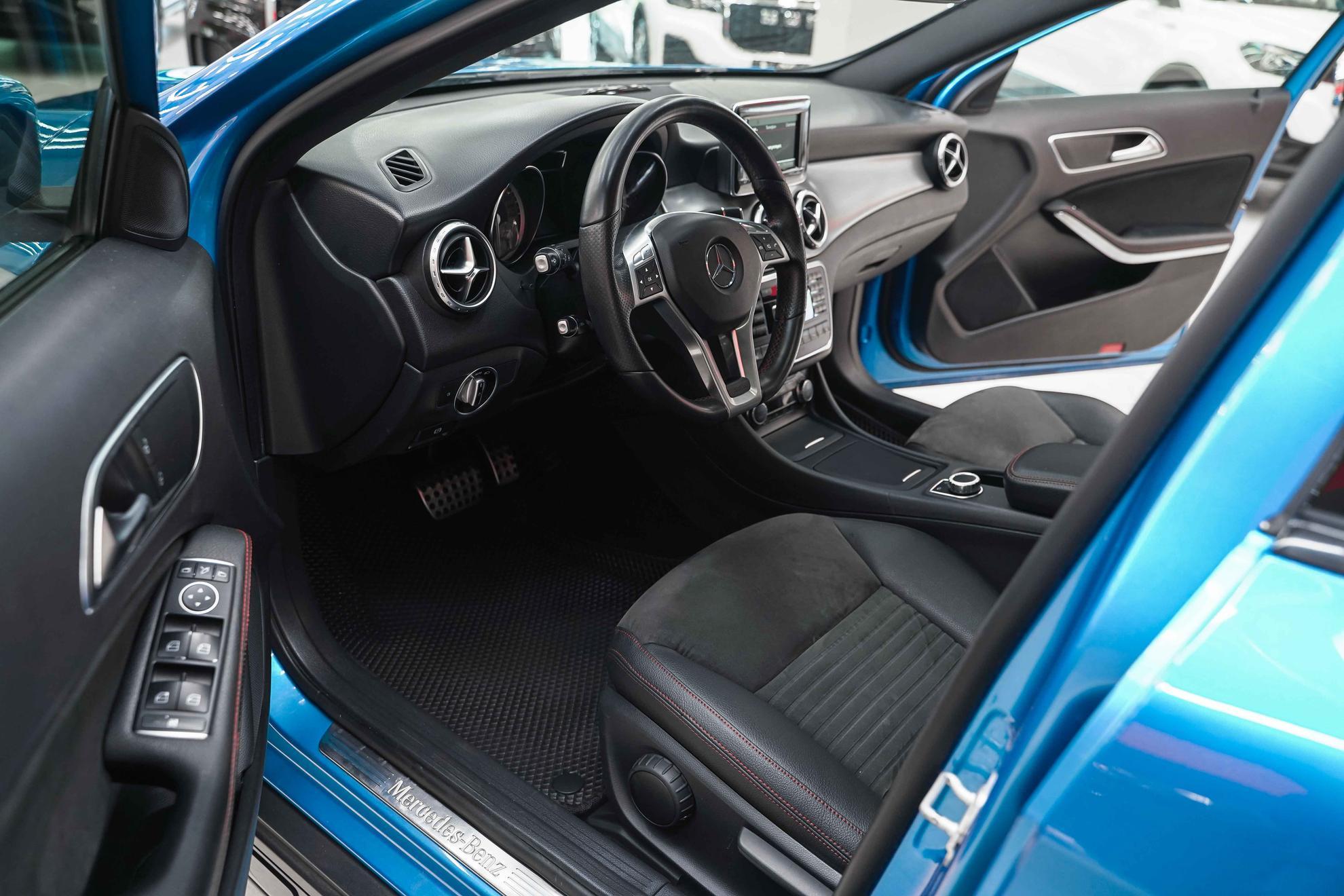 Mercedes-Benz GLA 2014, голубой, ДЦ Орехово