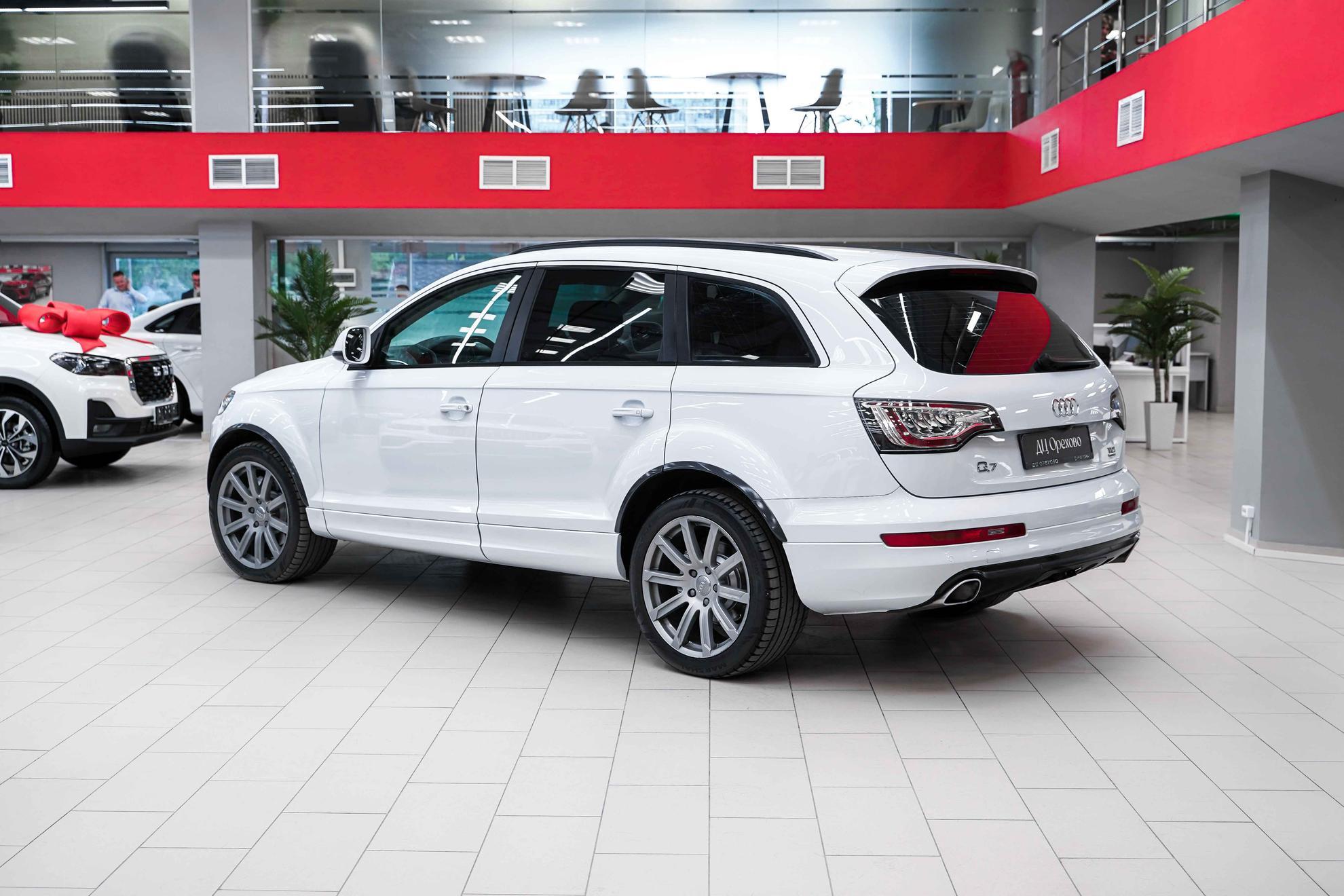 Audi Q7 2015, белый, ДЦ Орехово