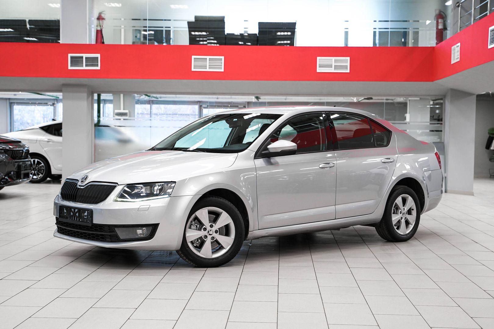 Skoda Octavia 2013, серебряный, ДЦ Орехово