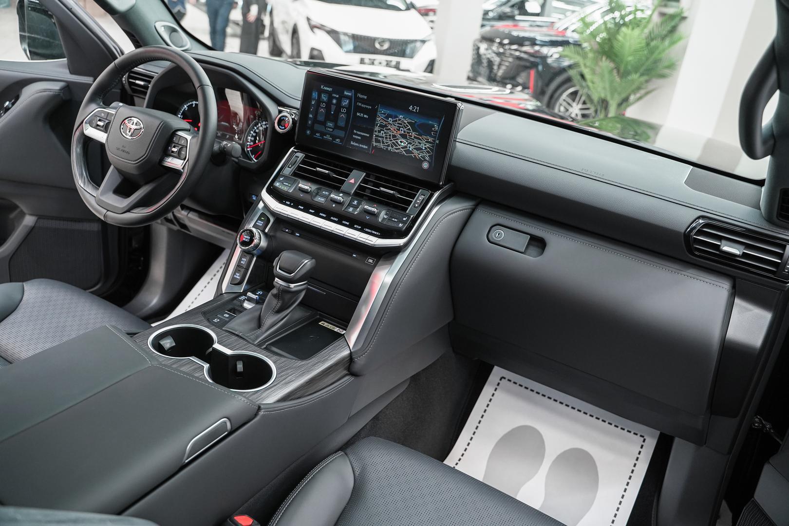 Toyota Land Cruiser 2024, черный, ДЦ Орехово