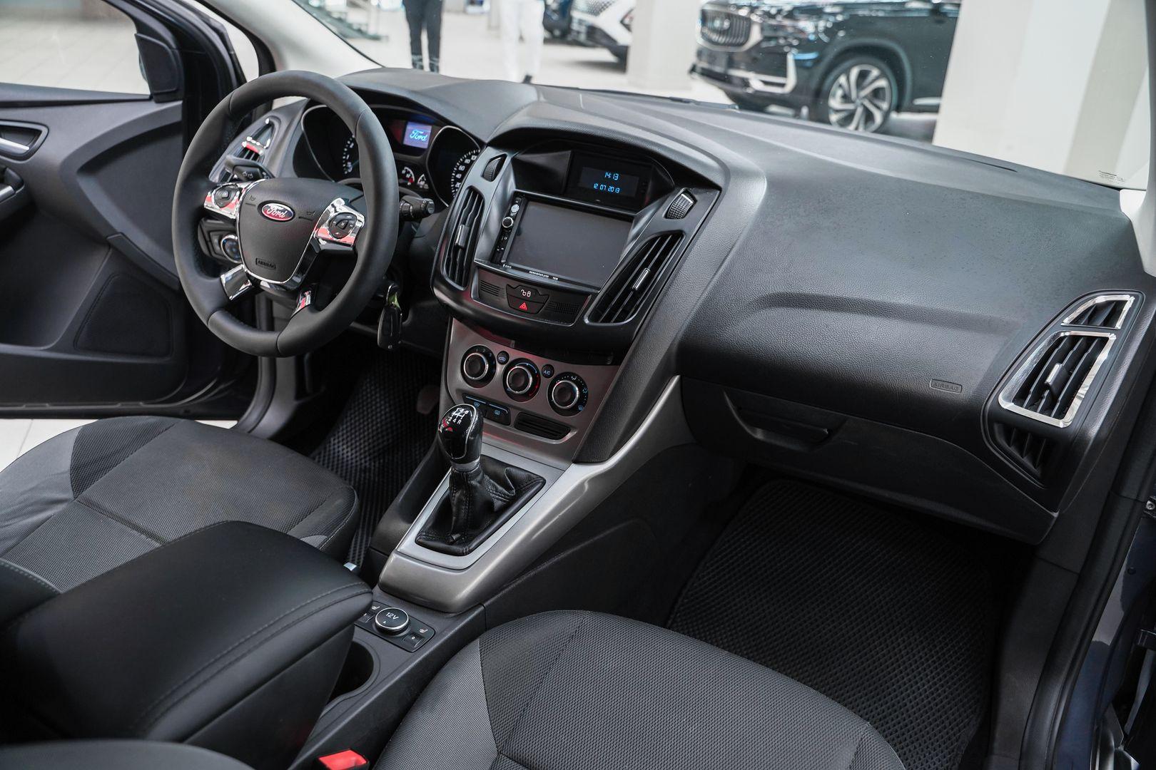 Ford Focus 2013, серый, ДЦ Орехово