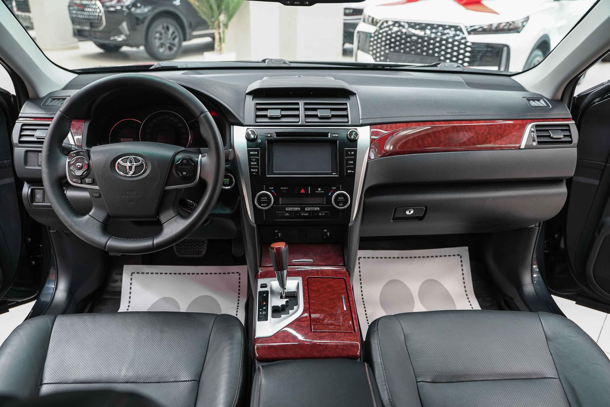 Toyota Camry 2013, черный, ДЦ Орехово
