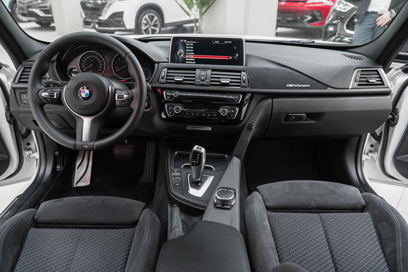 BMW 3 серии 2016, белый, ДЦ Орехово