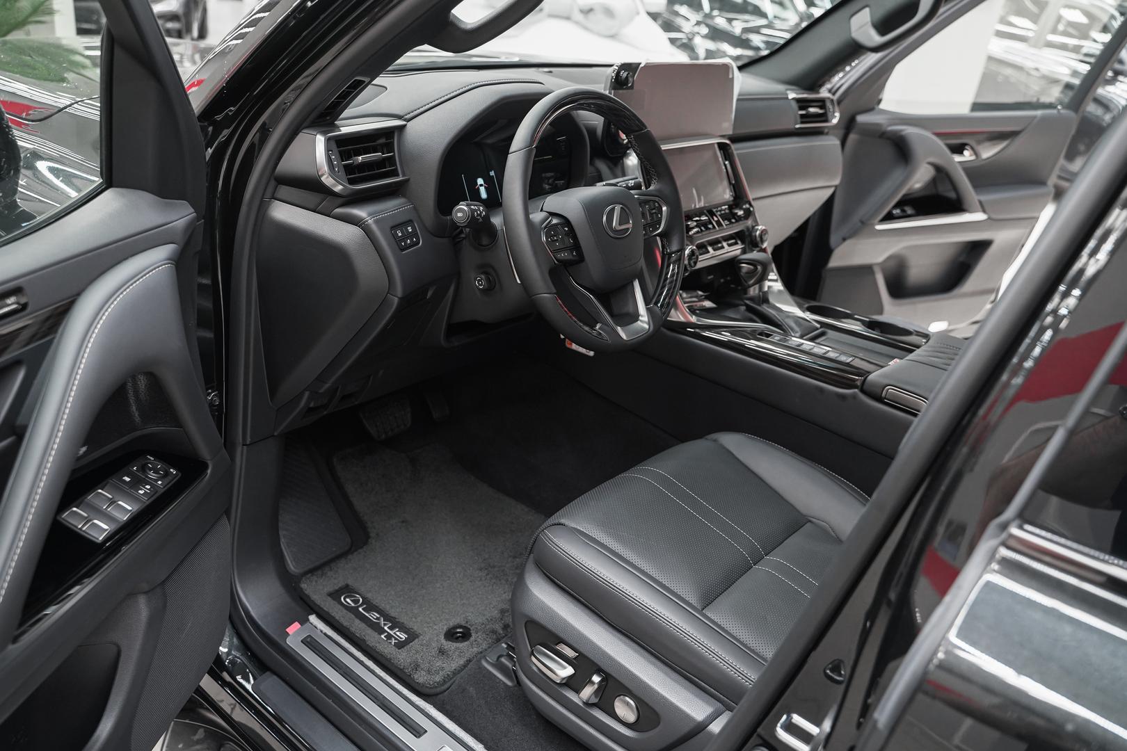 Lexus LX 2025, черный, ДЦ Орехово