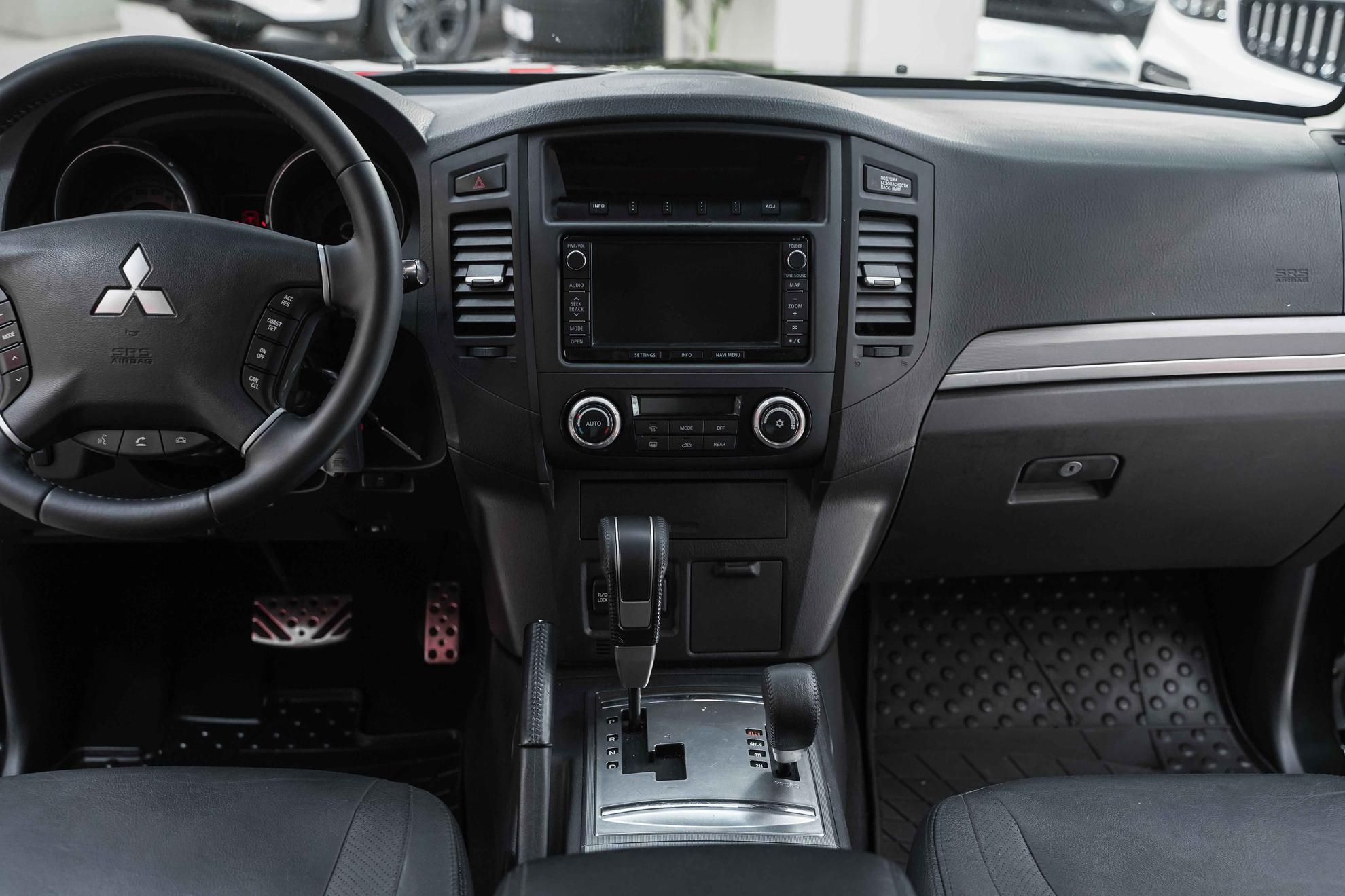 Mitsubishi Pajero 2013, черный, ДЦ Орехово