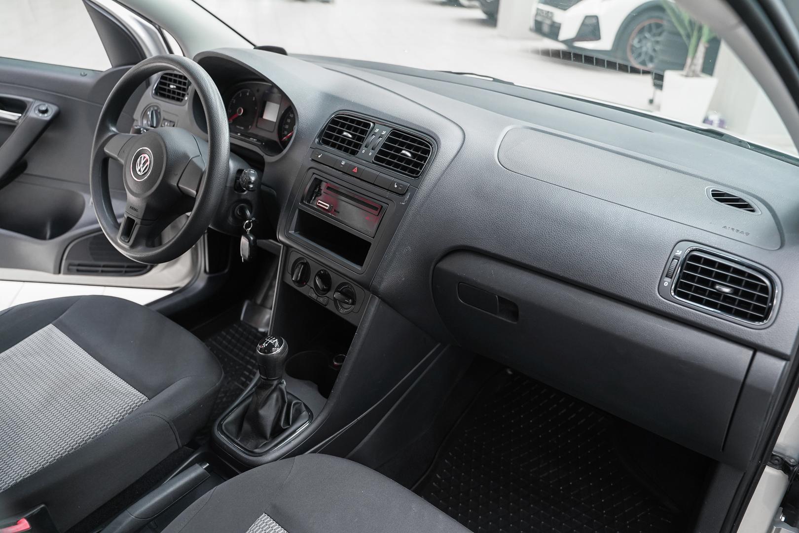 Volkswagen Polo 2012, серебряный, ДЦ Орехово