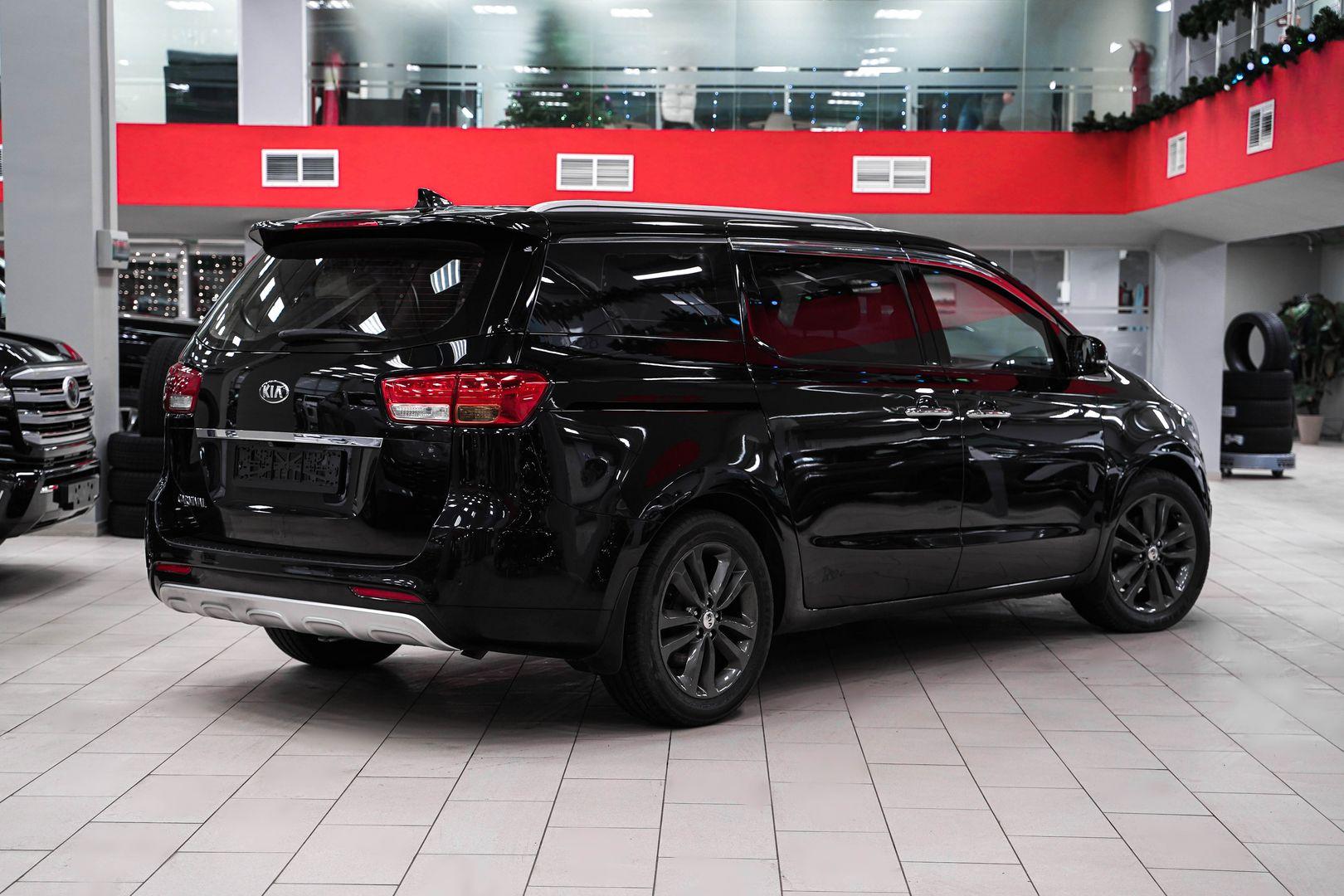 Kia Carnival 2017, черный, ДЦ Орехово