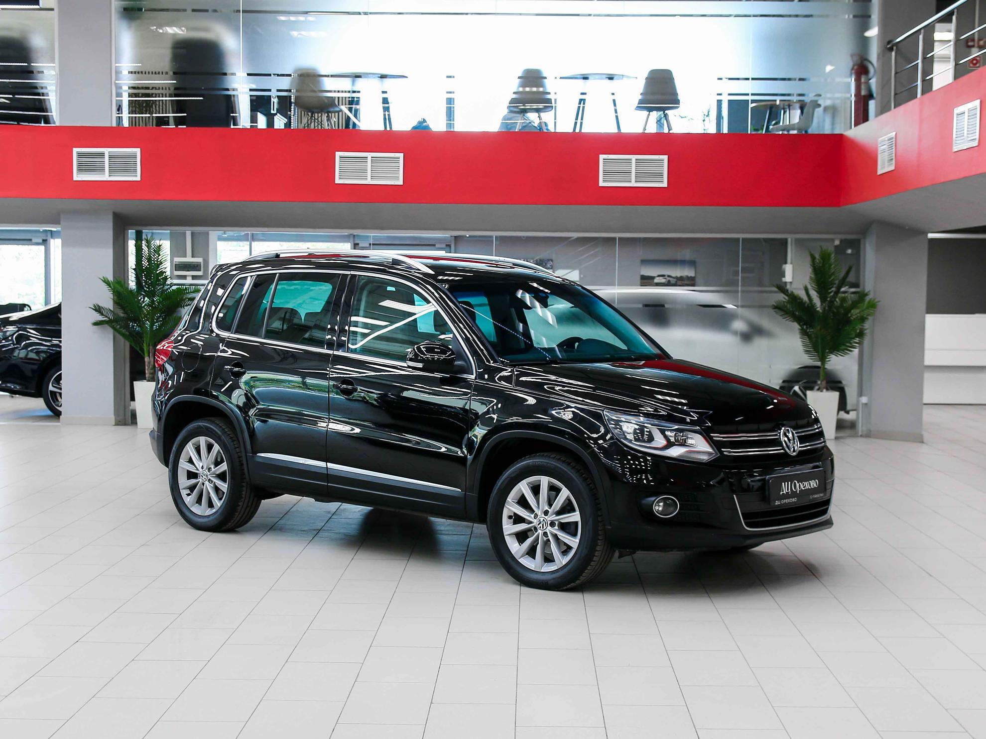 Volkswagen Tiguan 2011, черный, ДЦ Орехово