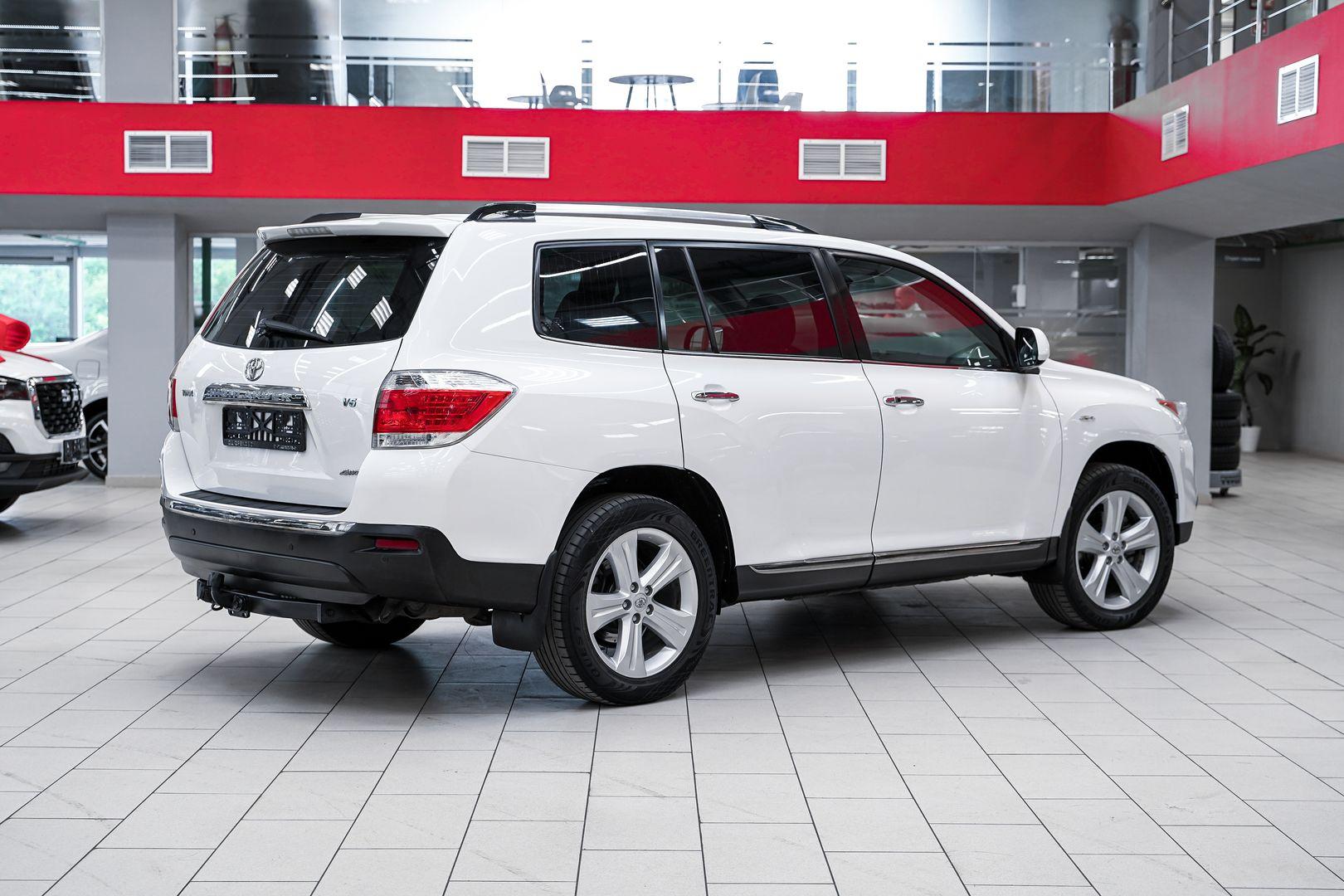 Toyota Highlander 2011, белый, ДЦ Орехово