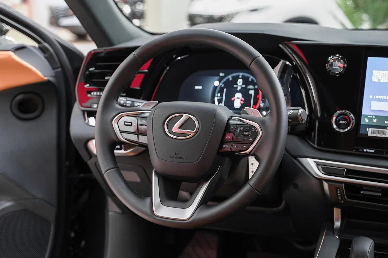 Lexus RX 2025, черный, ДЦ Орехово