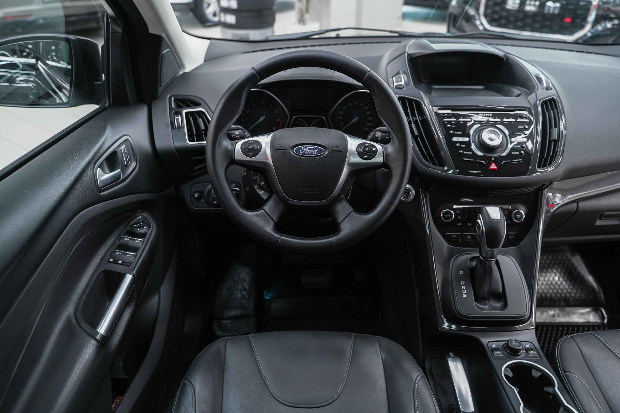 Ford Kuga 2016, черный, ДЦ Орехово