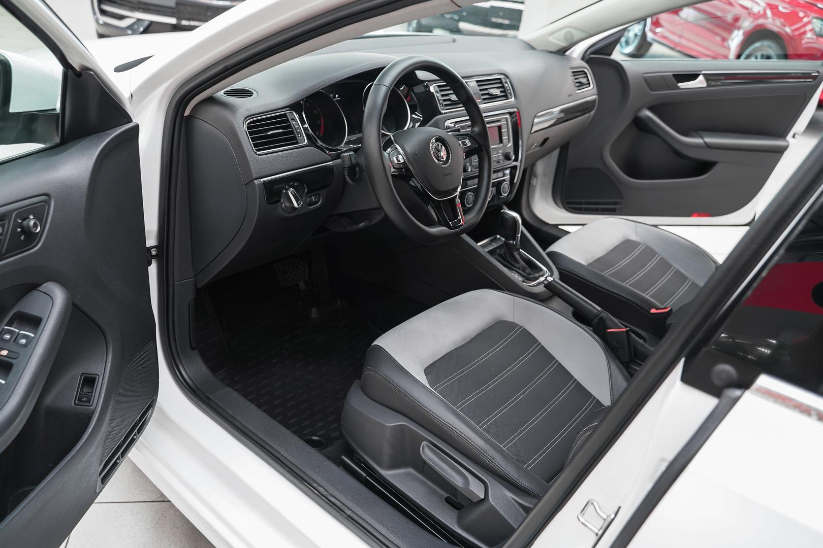 Volkswagen Jetta 2016, белый, ДЦ Орехово
