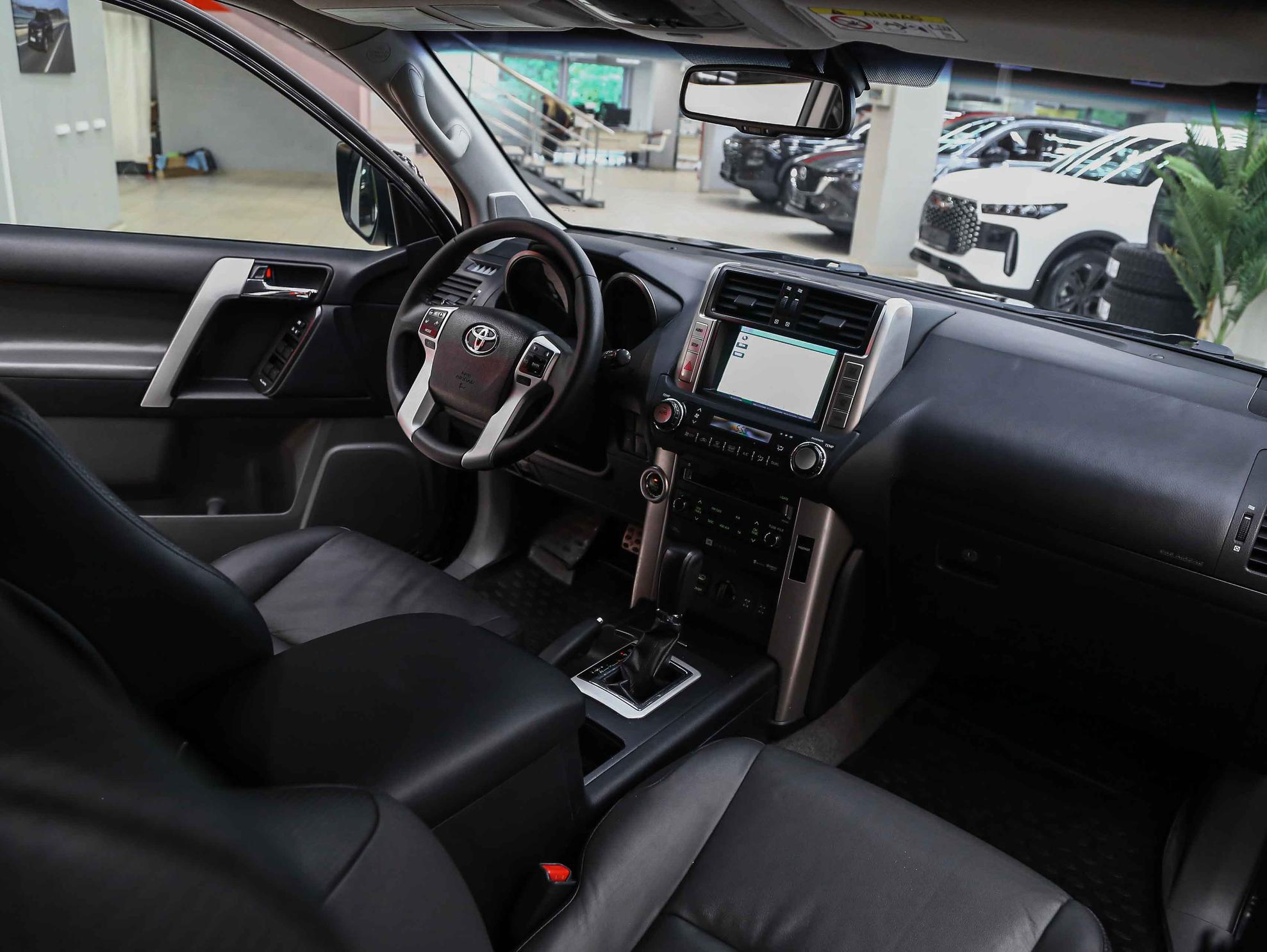 Toyota Land Cruiser Prado 2013, черный, ДЦ Орехово