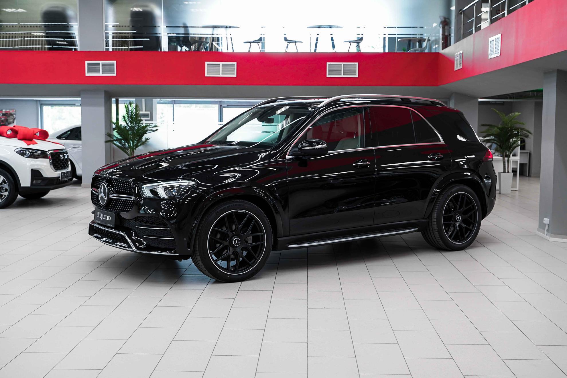 Mercedes-Benz GLE 2021, черный, ДЦ Орехово