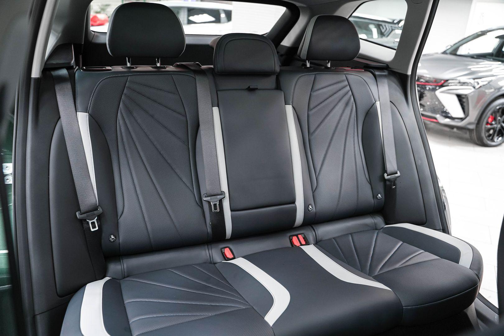 Geely Atlas 2024, зеленый, ДЦ Орехово