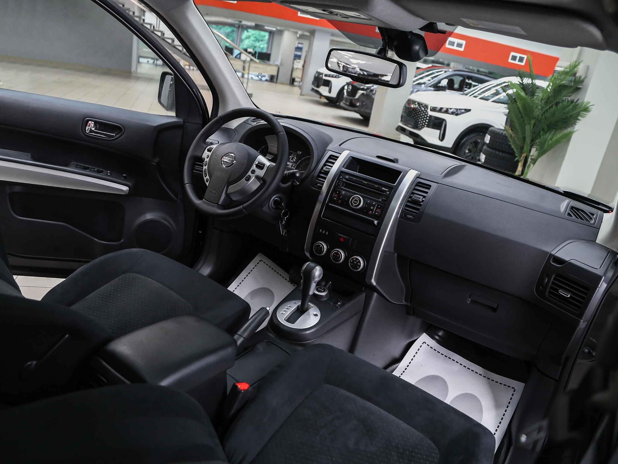 Nissan X-Trail 2011, серый, ДЦ Орехово