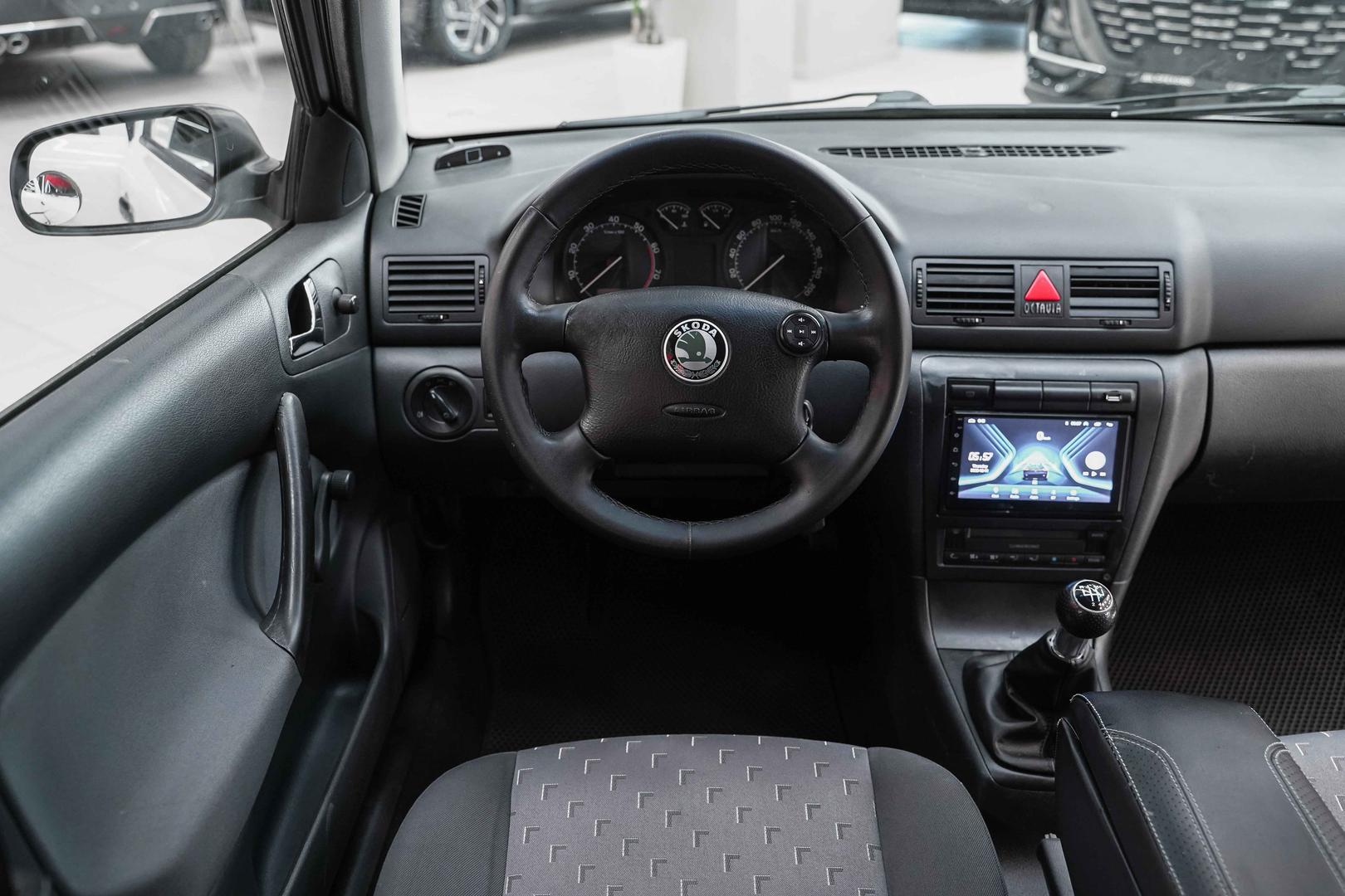 Skoda Octavia 2008, белый, ДЦ Орехово
