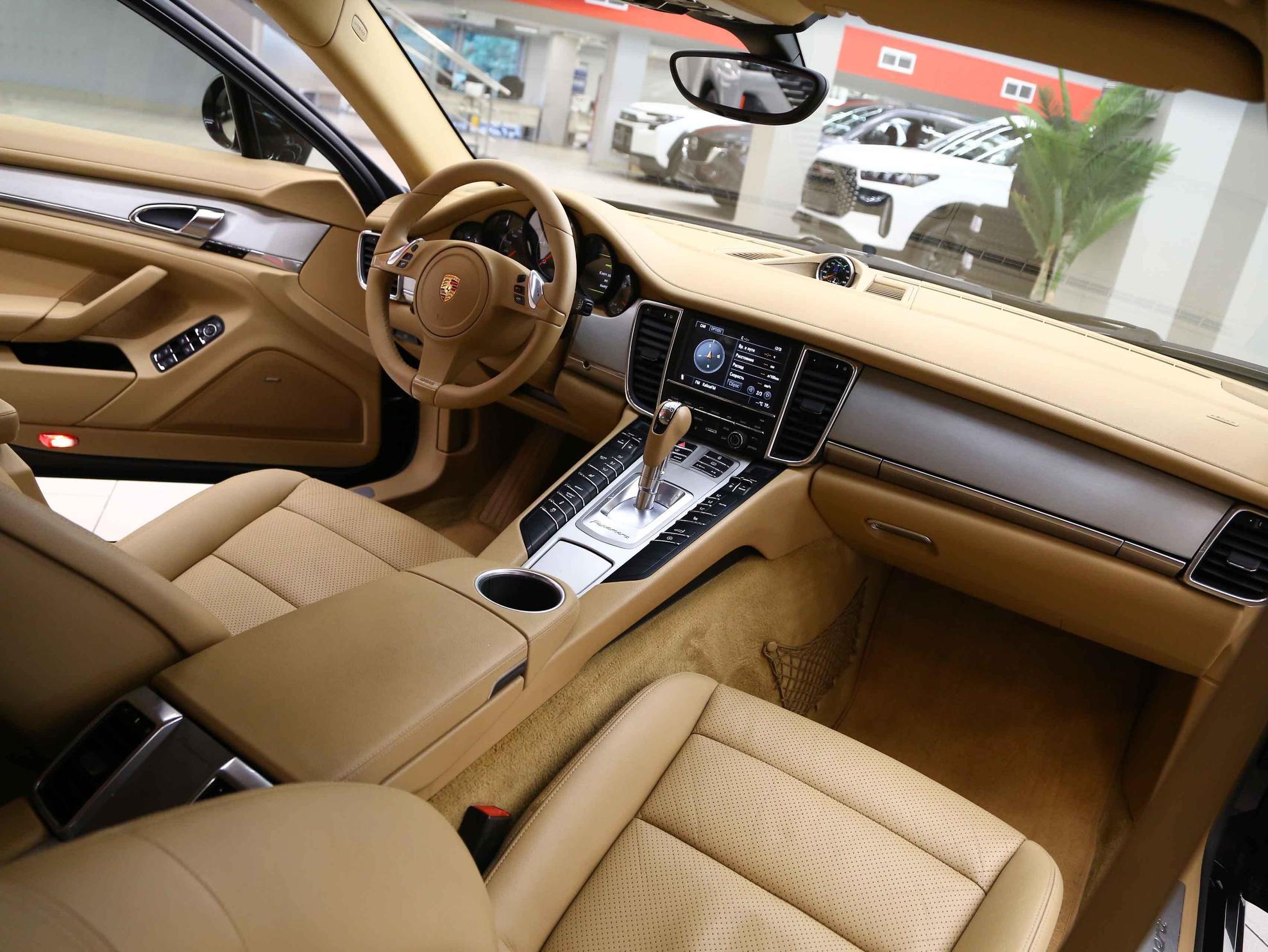Porsche Panamera 2012, коричневый, ДЦ Орехово