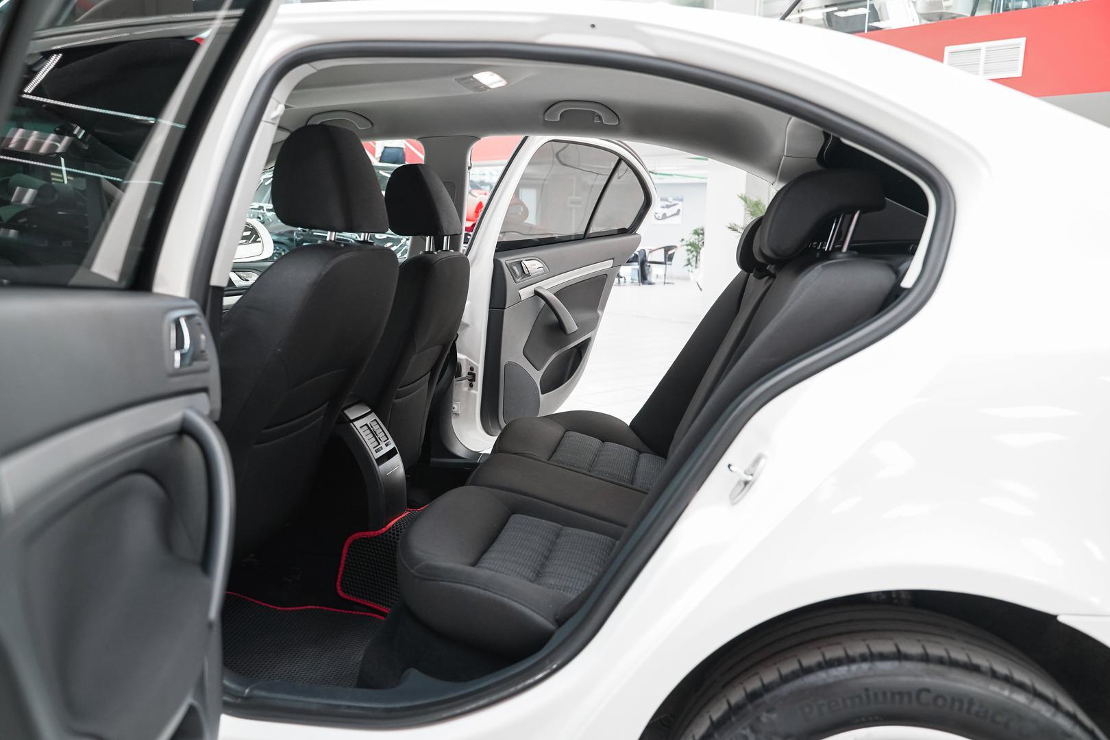 Skoda Octavia 2011, белый, ДЦ Орехово