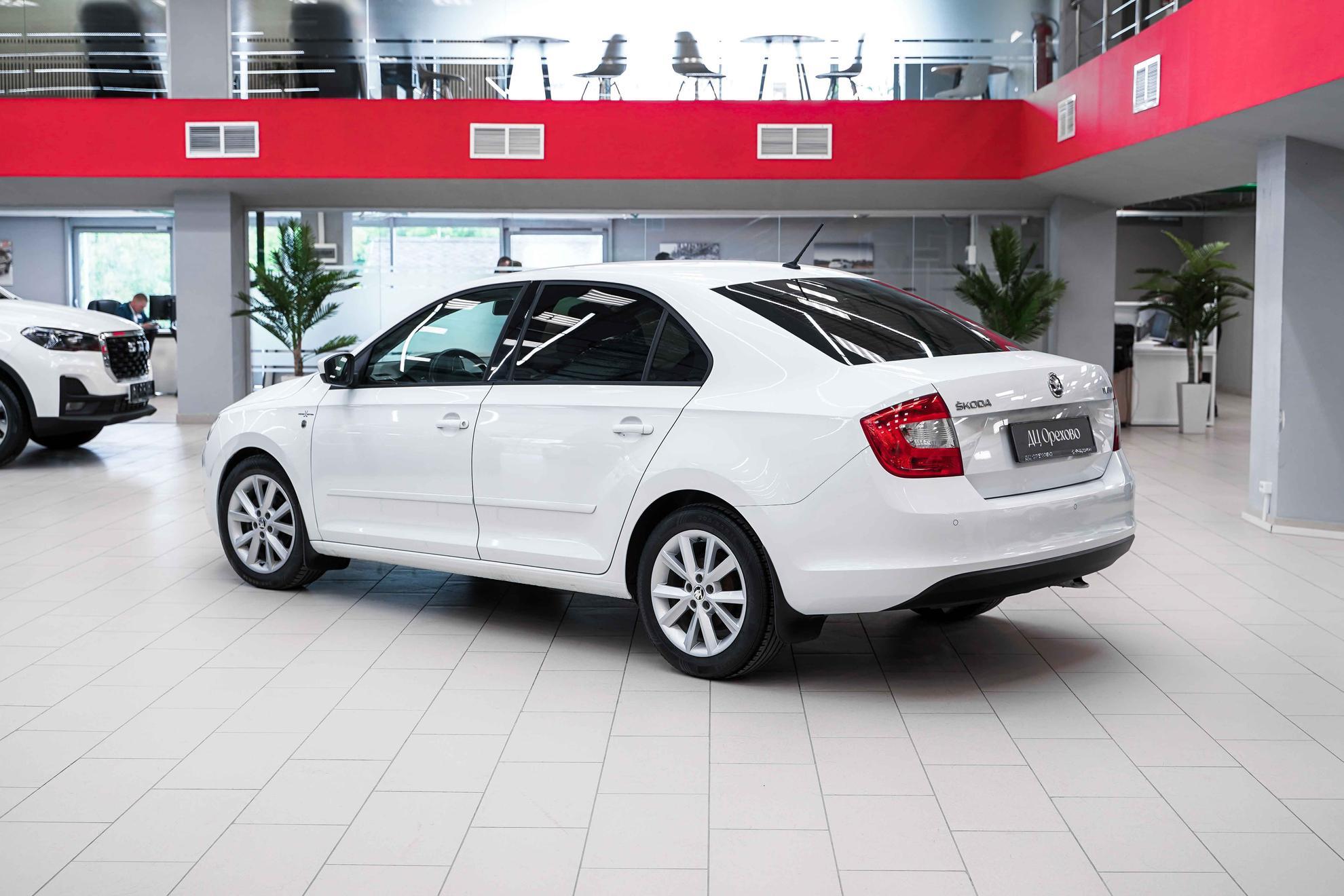Skoda Rapid 2015, белый, ДЦ Орехово