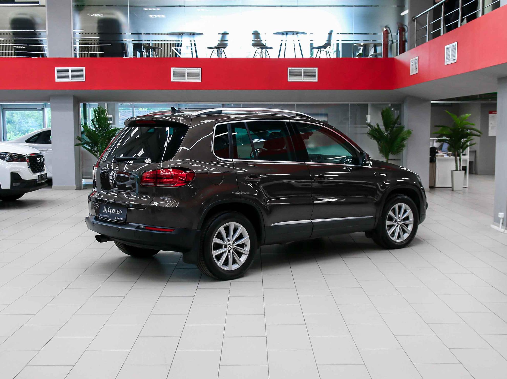 Volkswagen Tiguan 2014, коричневый, ДЦ Орехово