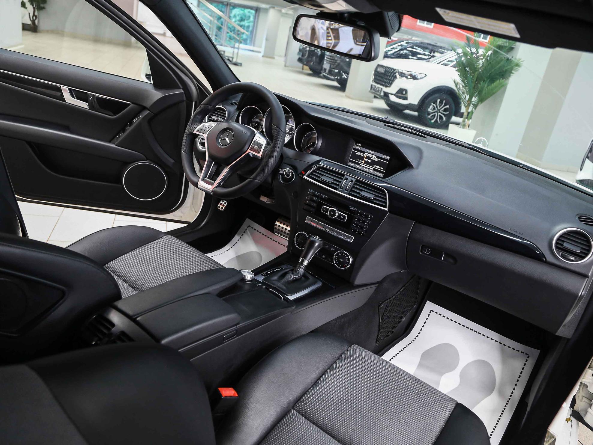 Mercedes-Benz C-Класс 2012, белый, ДЦ Орехово