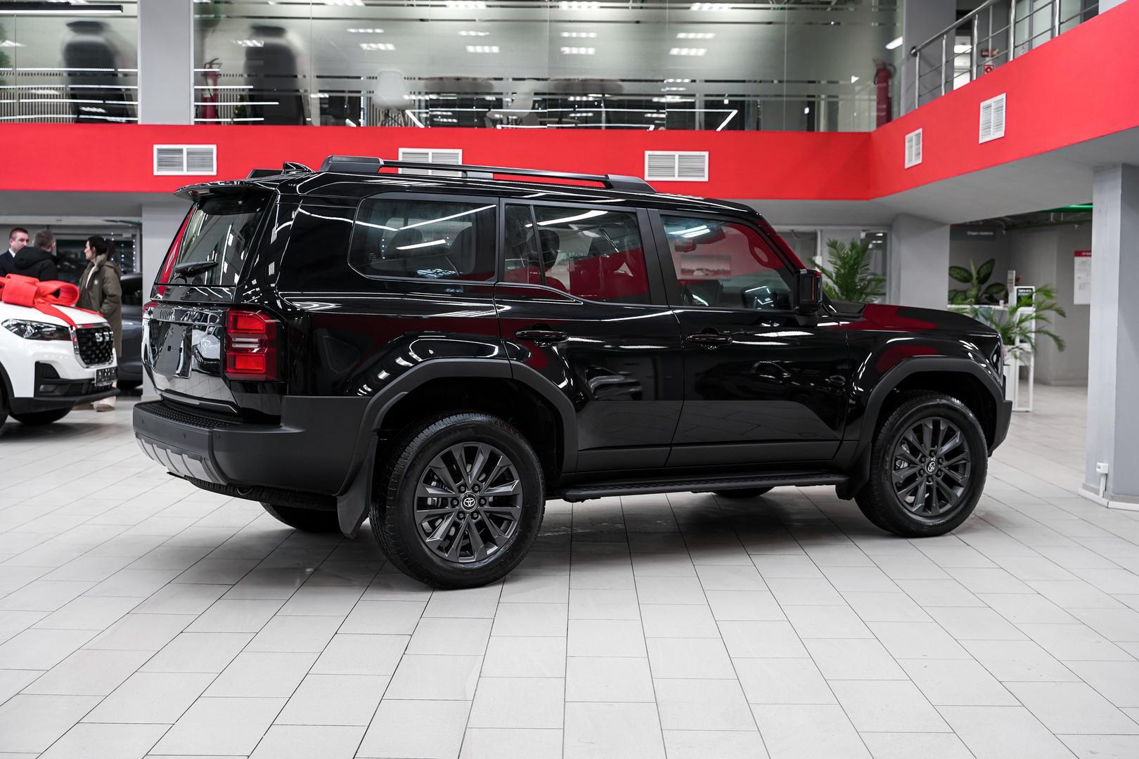 Toyota Land Cruiser Prado 2025, черный, ДЦ Орехово
