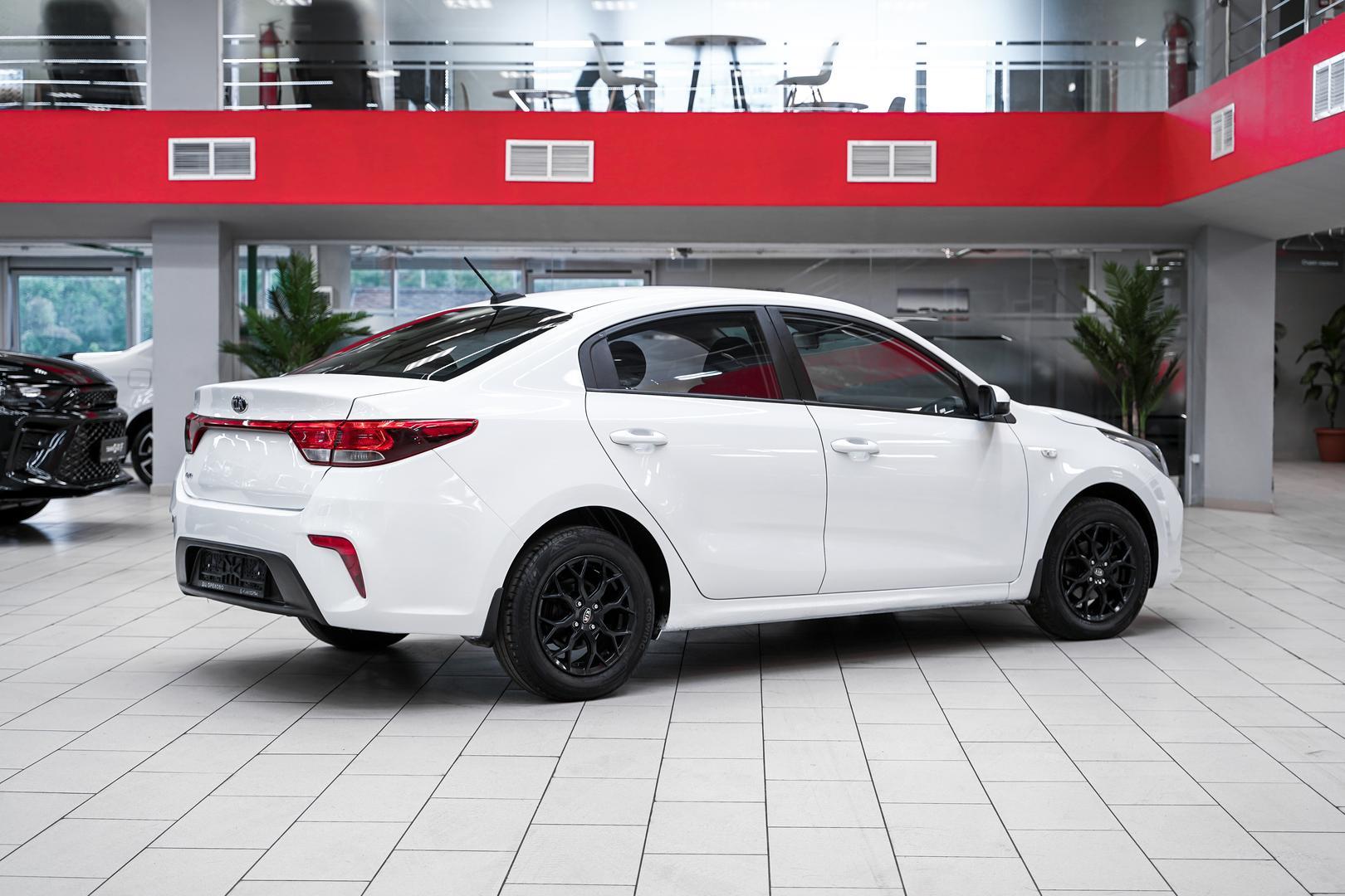 Kia Rio 2018, белый, ДЦ Орехово