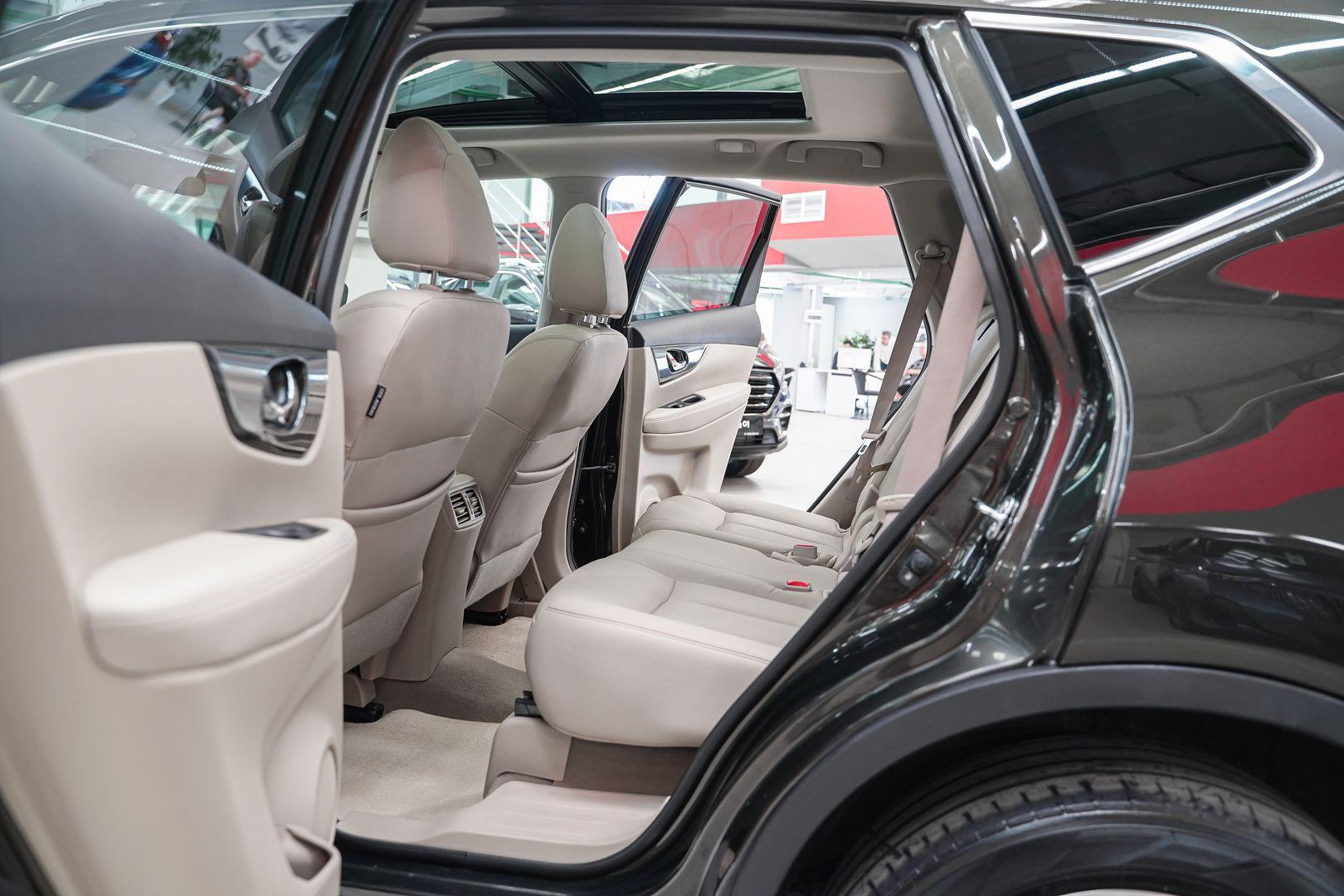 Nissan X-Trail 2015, зеленый, ДЦ Орехово