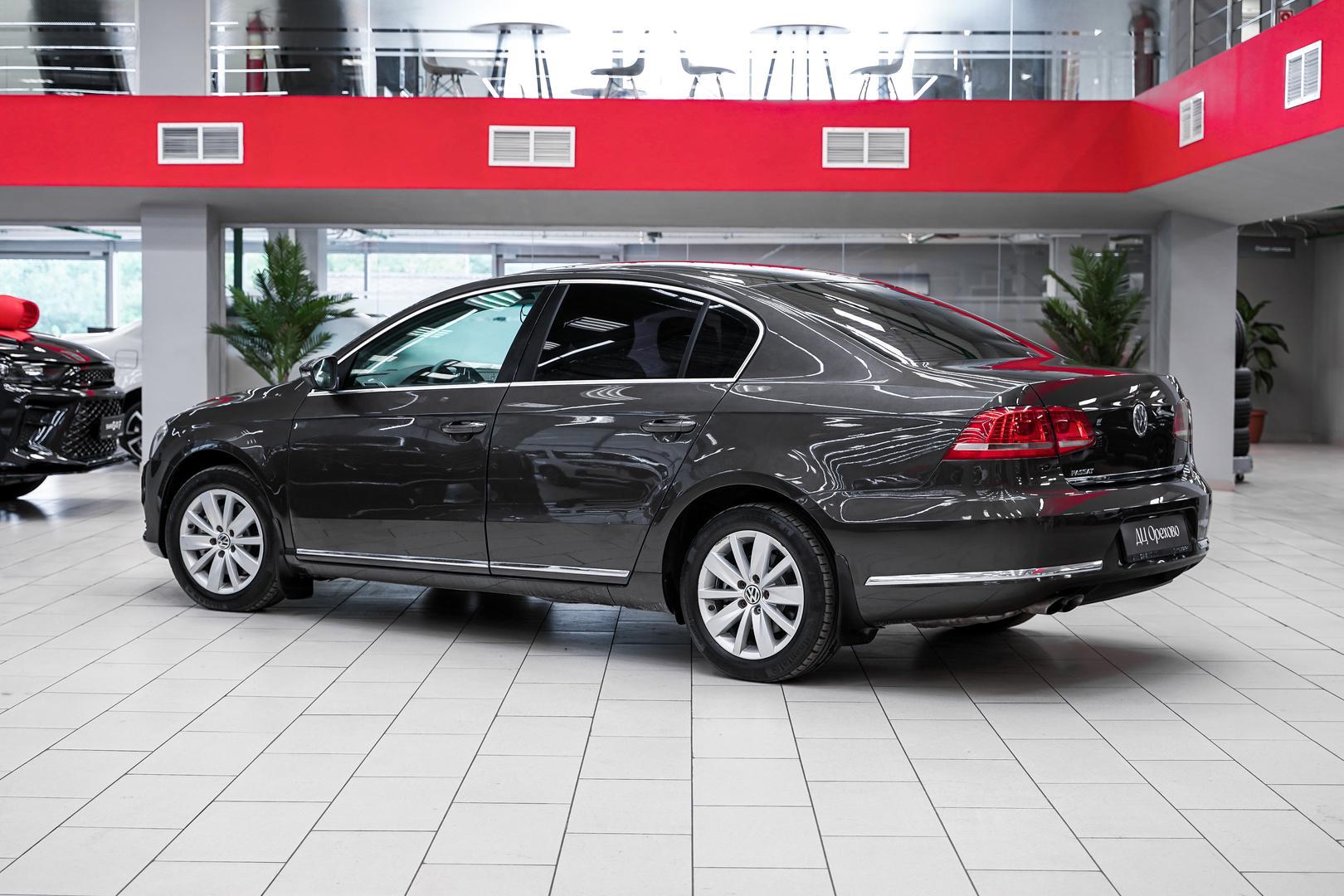 Volkswagen Passat 2013, коричневый, ДЦ Орехово
