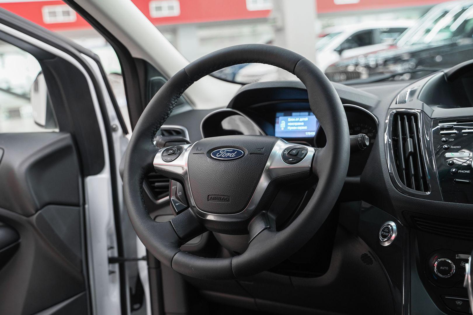 Ford Kuga 2014, белый, ДЦ Орехово