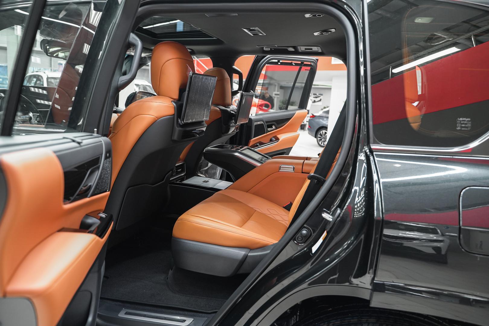 Lexus LX 2025, черный, ДЦ Орехово