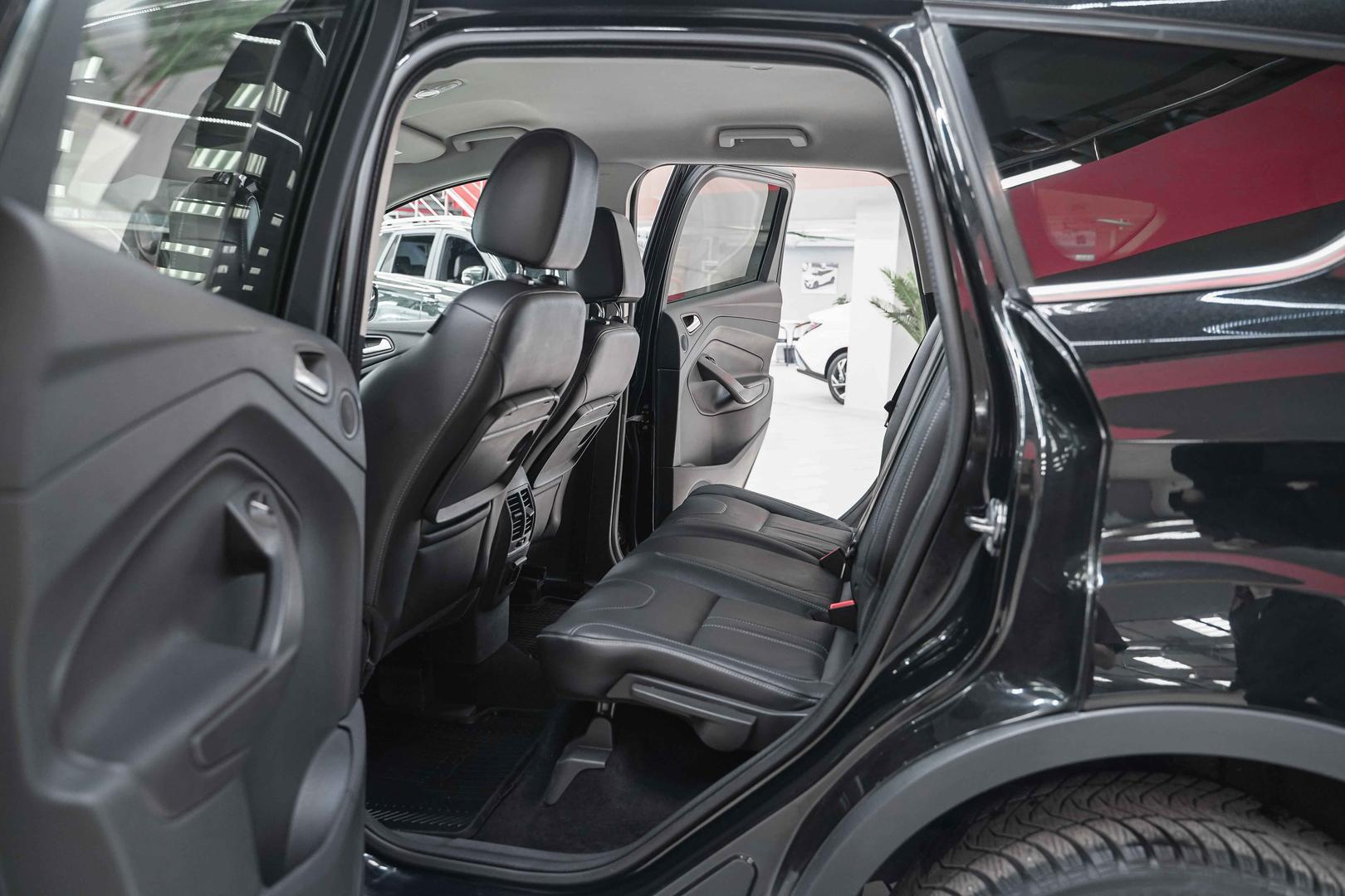 Ford Kuga 2013, черный, ДЦ Орехово