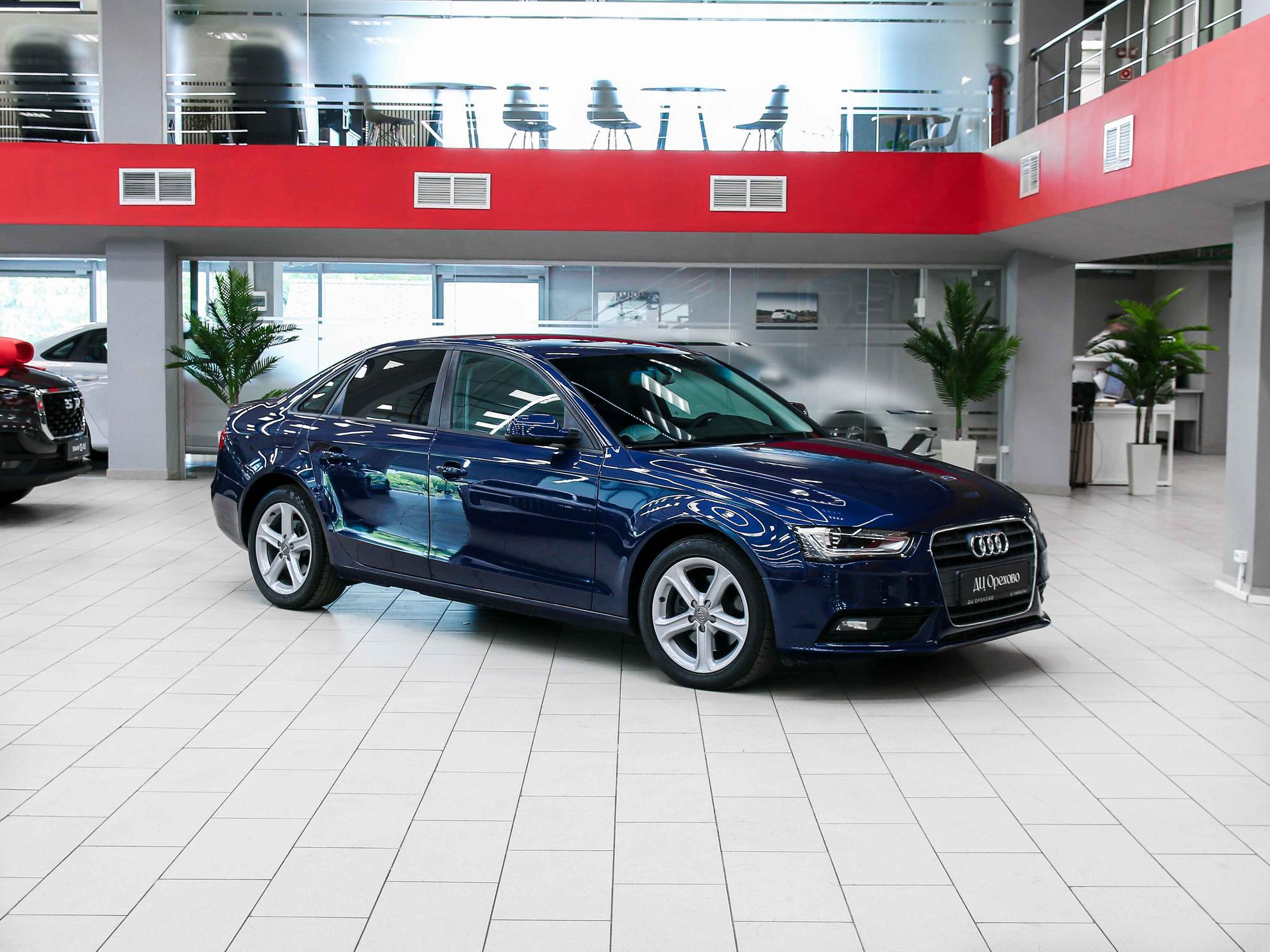 Audi A4 2015, синий, ДЦ Орехово