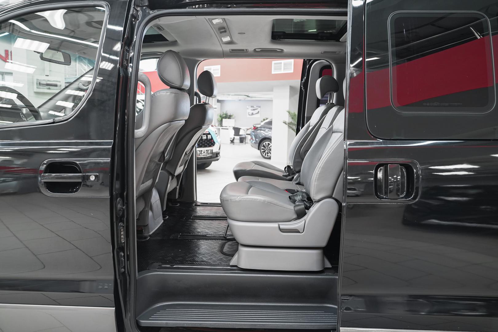 Hyundai Grand Starex 2012, черный, ДЦ Орехово