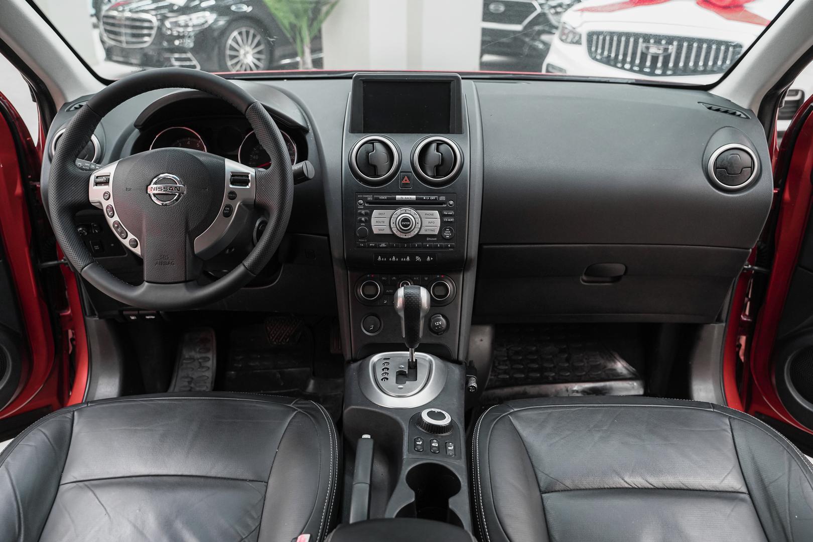Nissan Qashqai+2 2008, красный, ДЦ Орехово