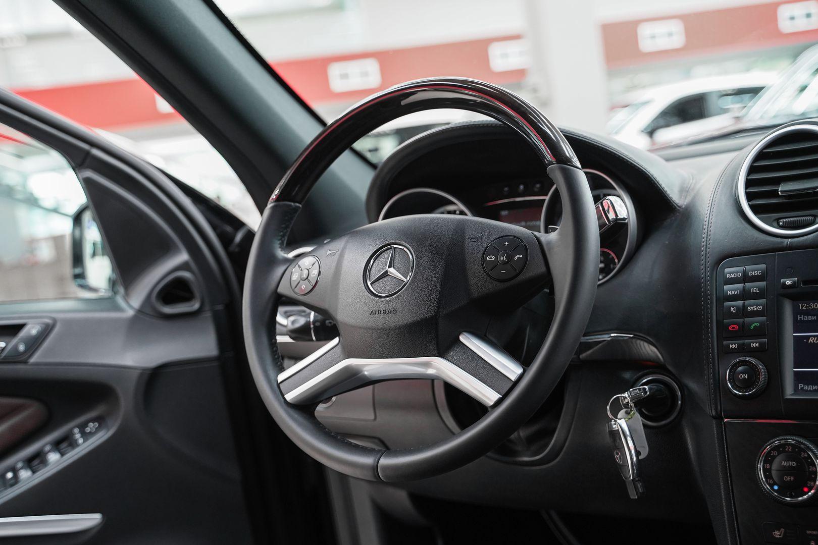 Mercedes-Benz GL-Класс 2011, черный, ДЦ Орехово