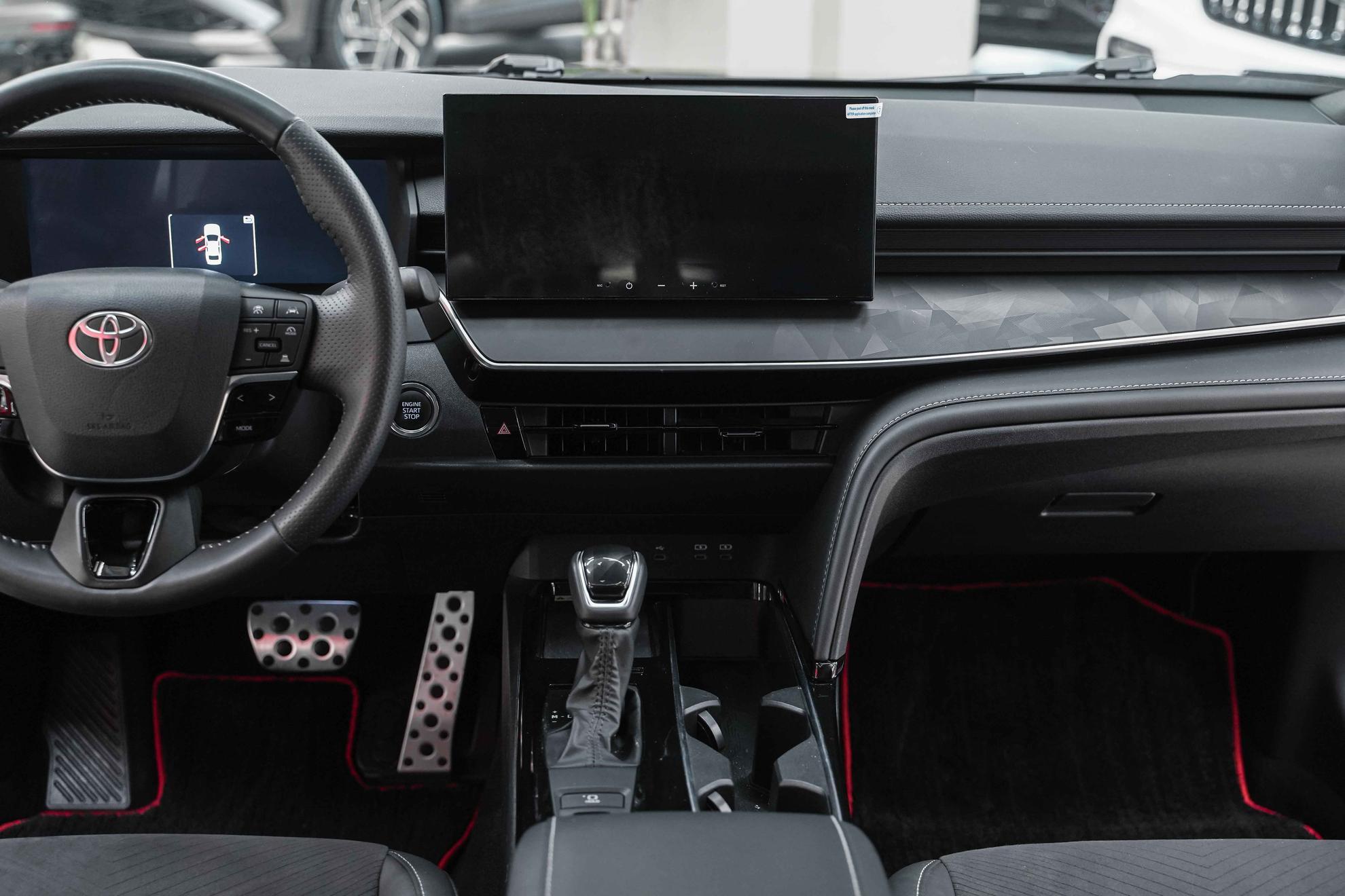 Toyota Camry 2024, черный, ДЦ Орехово