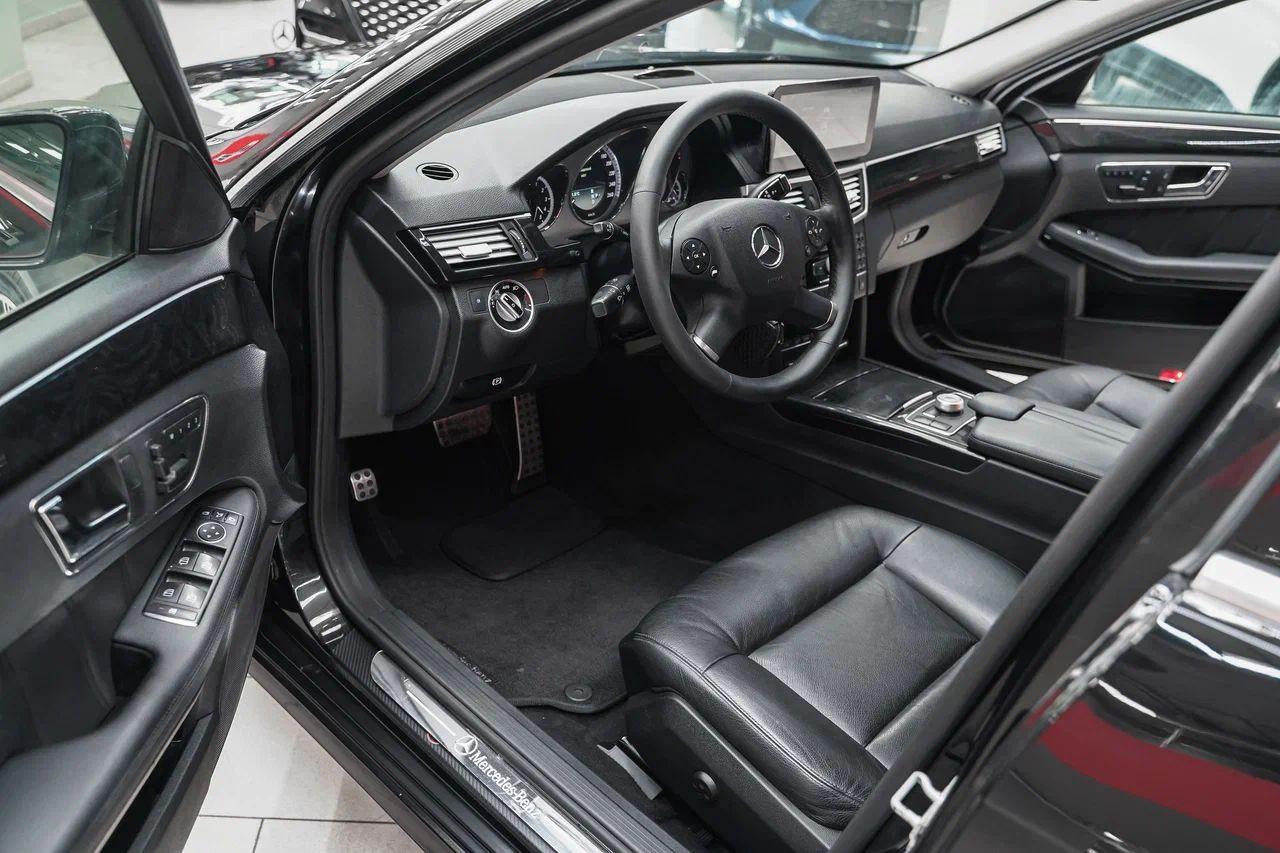 Mercedes-Benz E-Класс 2011, черный, ДЦ Орехово