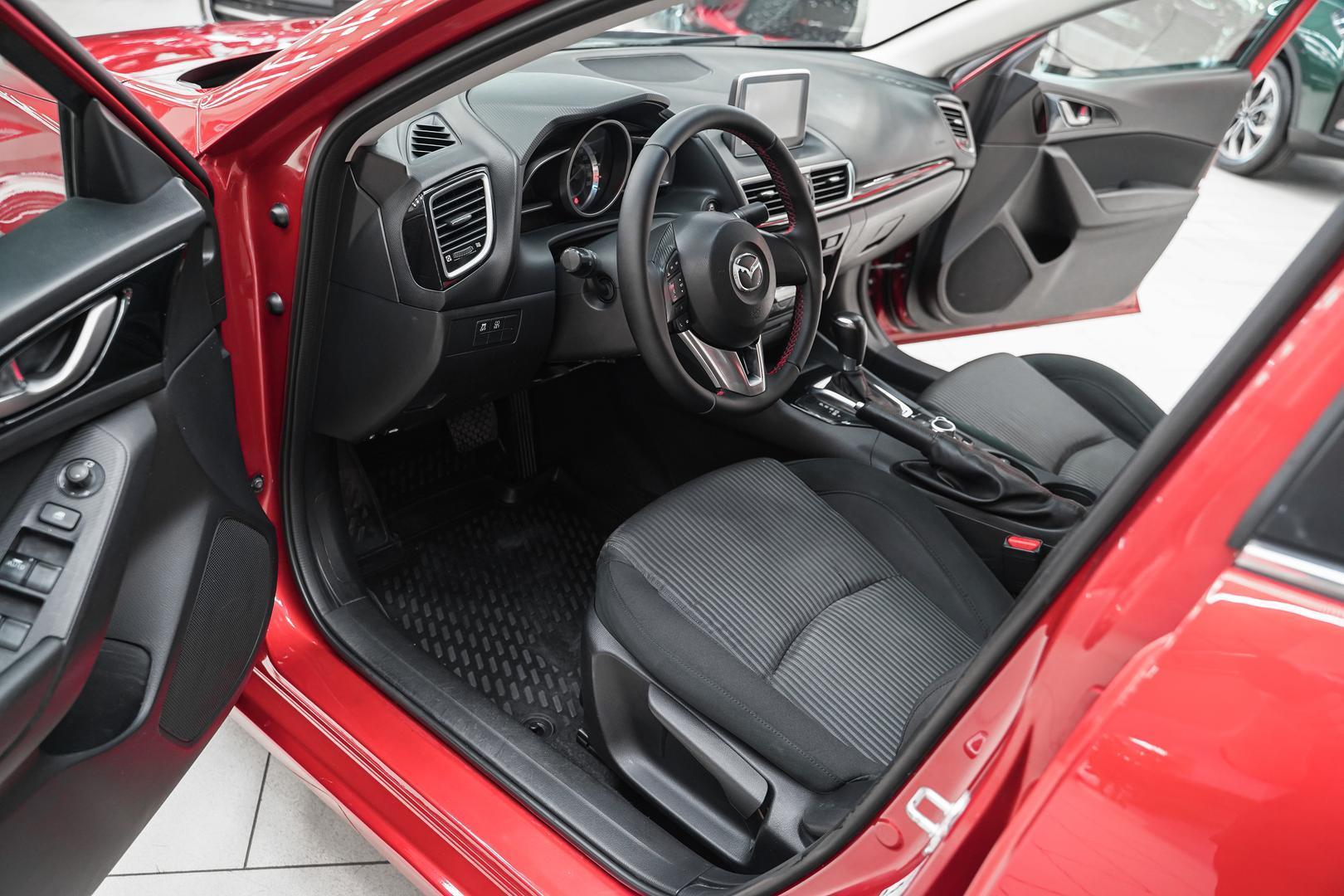 Mazda 3 2014, красный, ДЦ Орехово