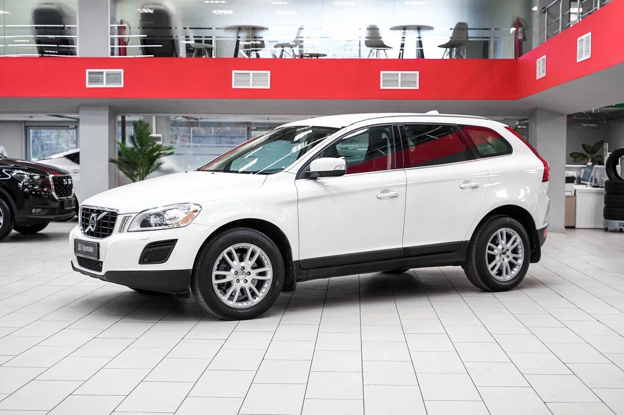 Volvo XC60 2012, белый, ДЦ Орехово