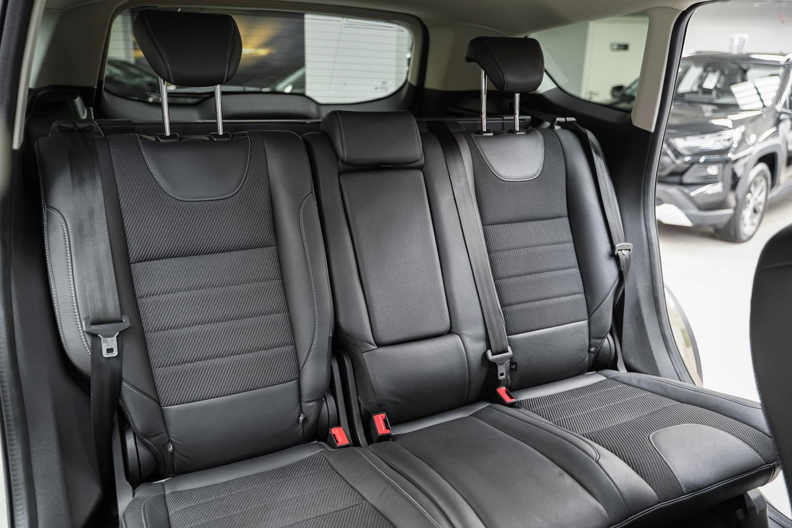 Ford Kuga 2013, зеленый, ДЦ Орехово