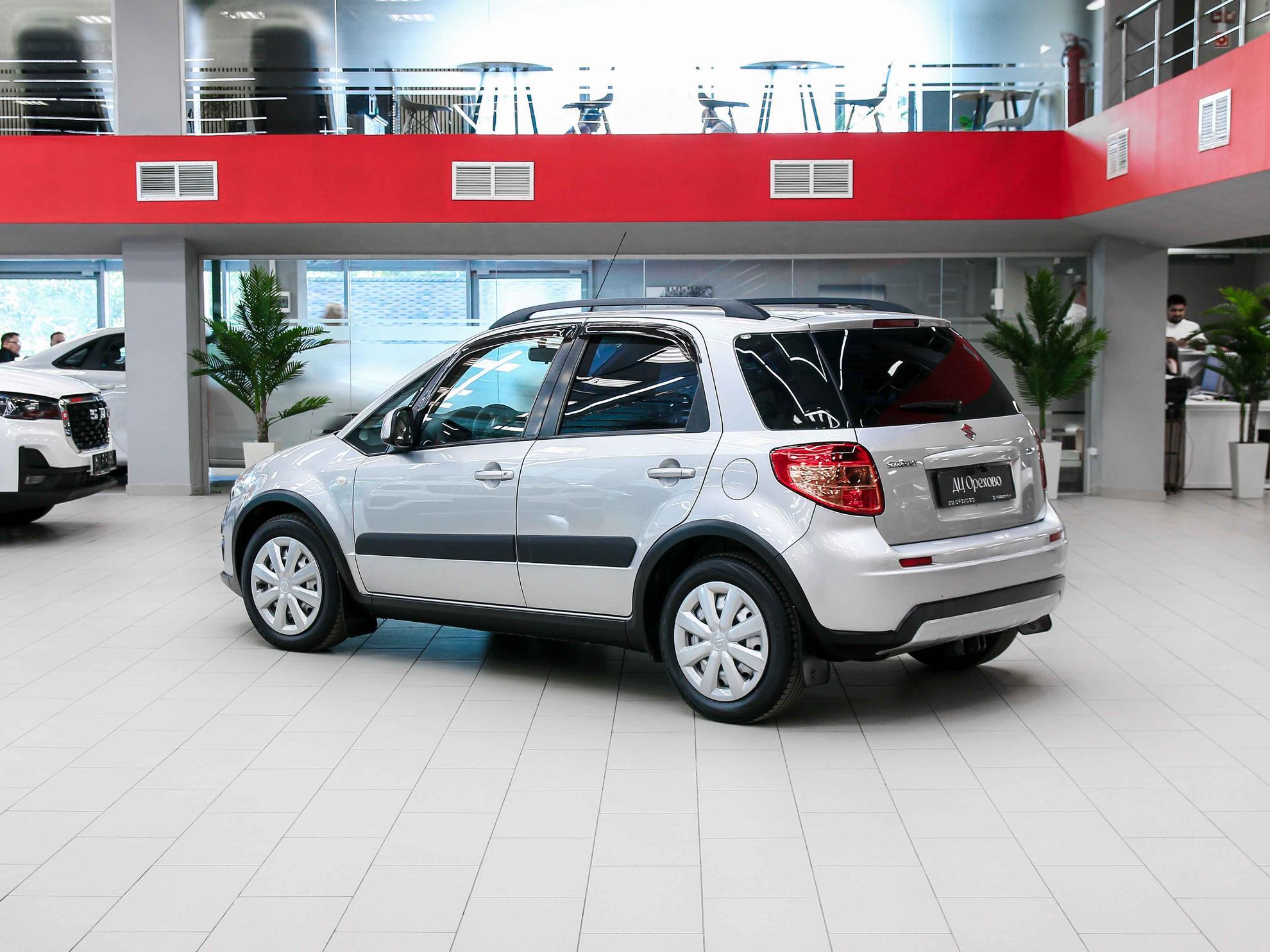 Suzuki SX4 2011, серебряный, ДЦ Орехово