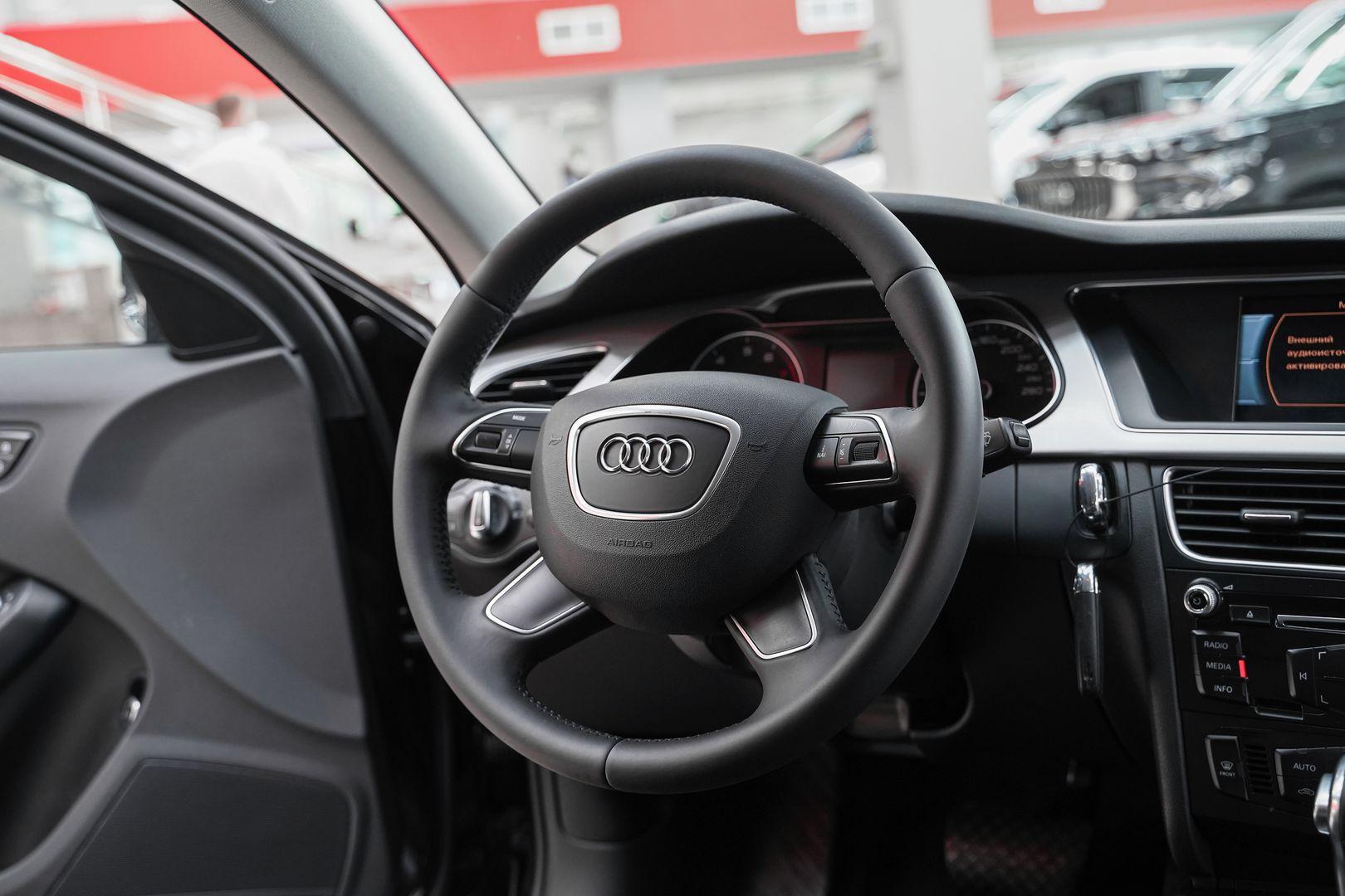 Audi A4 2015, черный, ДЦ Орехово
